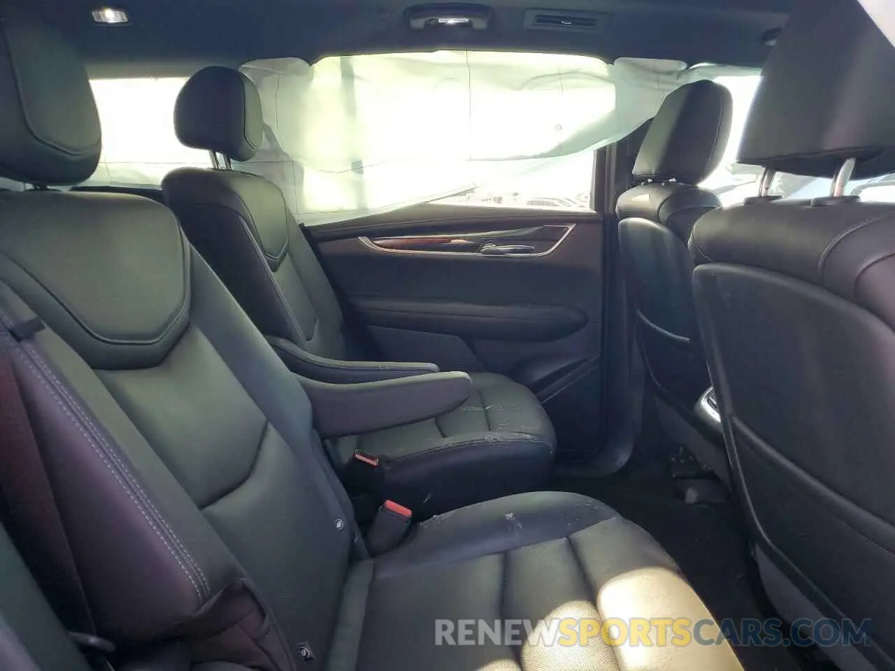 11 Photograph of a damaged car 1GYKPCRS3LZ124137 CADILLAC XT6 2020