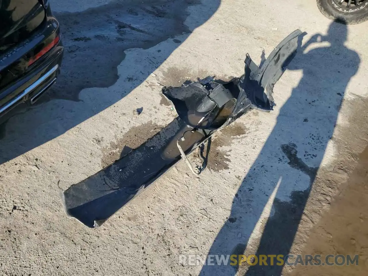 13 Photograph of a damaged car 1GYKPCRS3LZ124137 CADILLAC XT6 2020