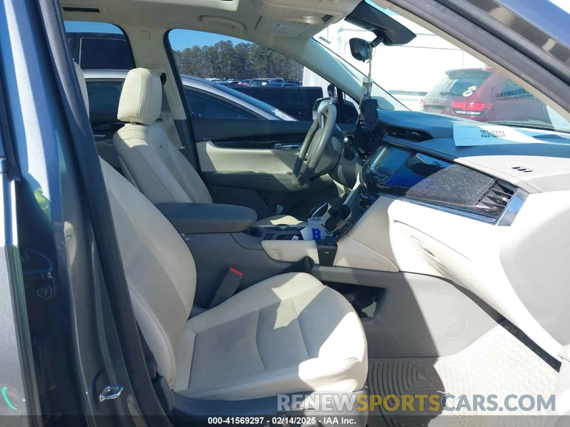 5 Photograph of a damaged car 1GYKPCRS3LZ137194 CADILLAC XT6 2020