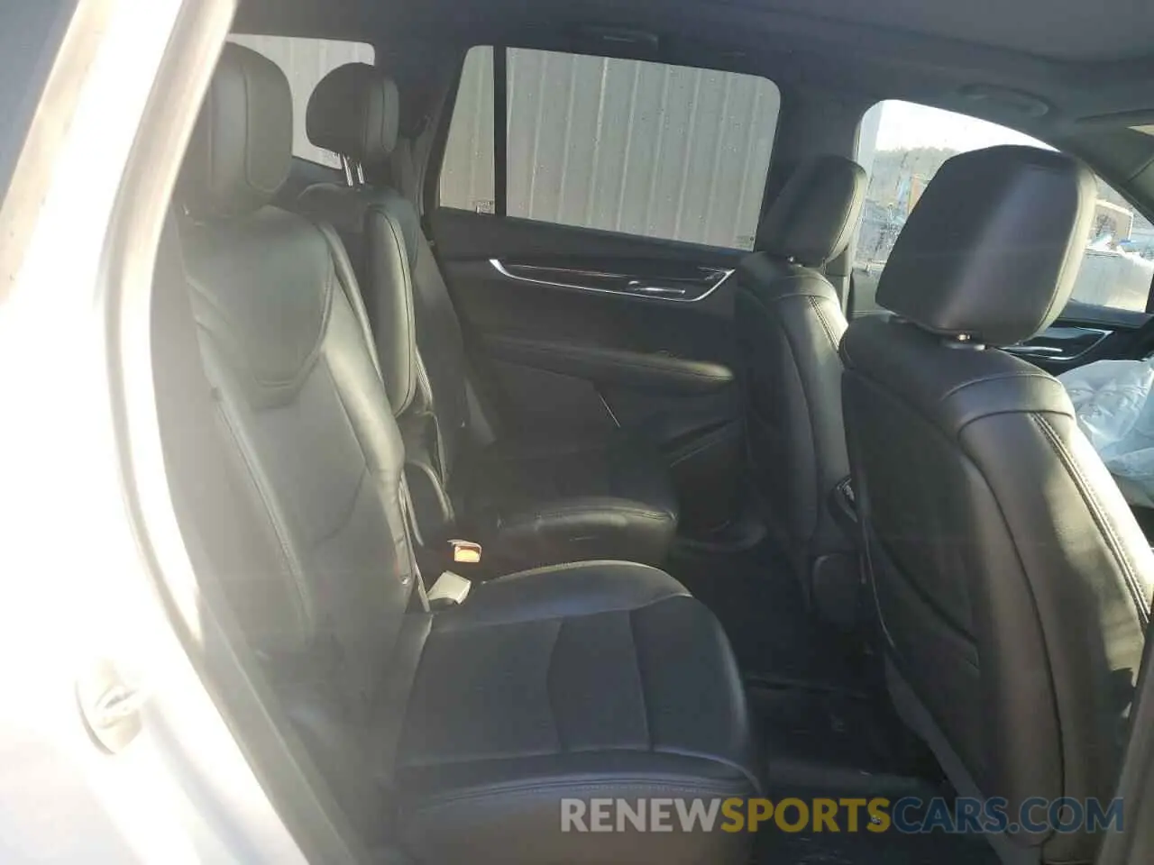 11 Photograph of a damaged car 1GYKPCRS5LZ184078 CADILLAC XT6 2020