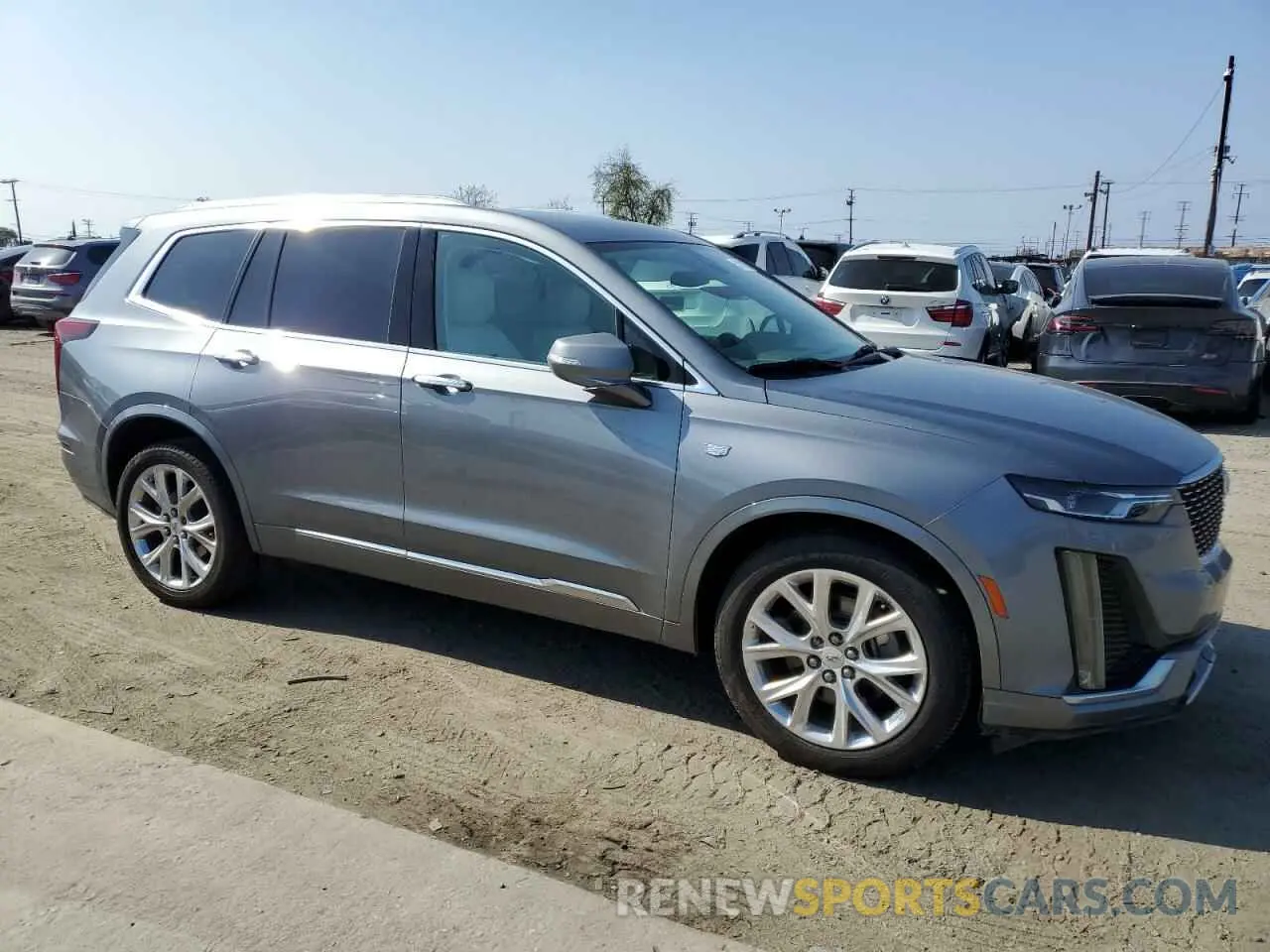 4 Photograph of a damaged car 1GYKPCRS5LZ201302 CADILLAC XT6 2020