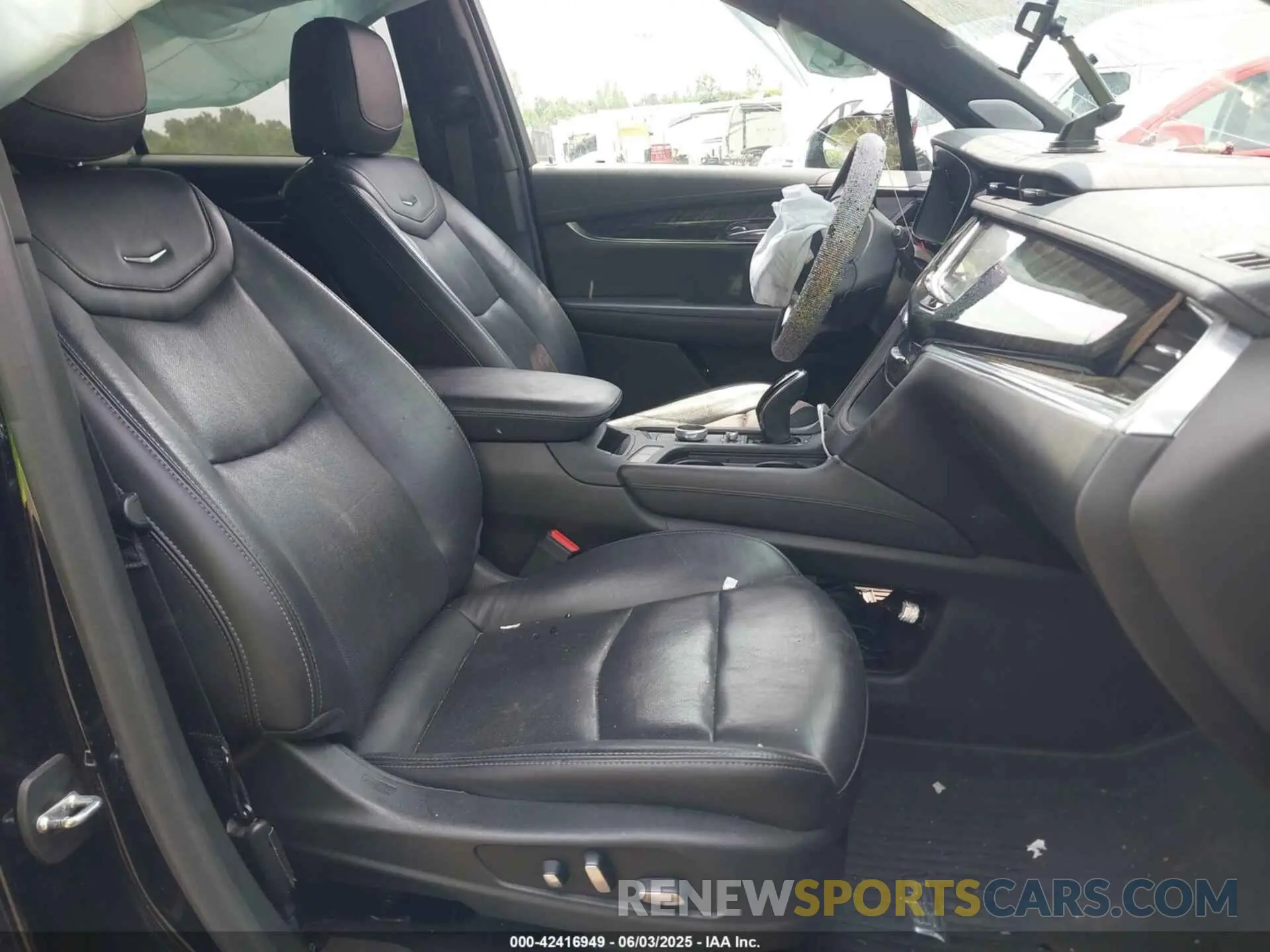 5 Photograph of a damaged car 1GYKPCRS6LZ148058 CADILLAC XT6 2020