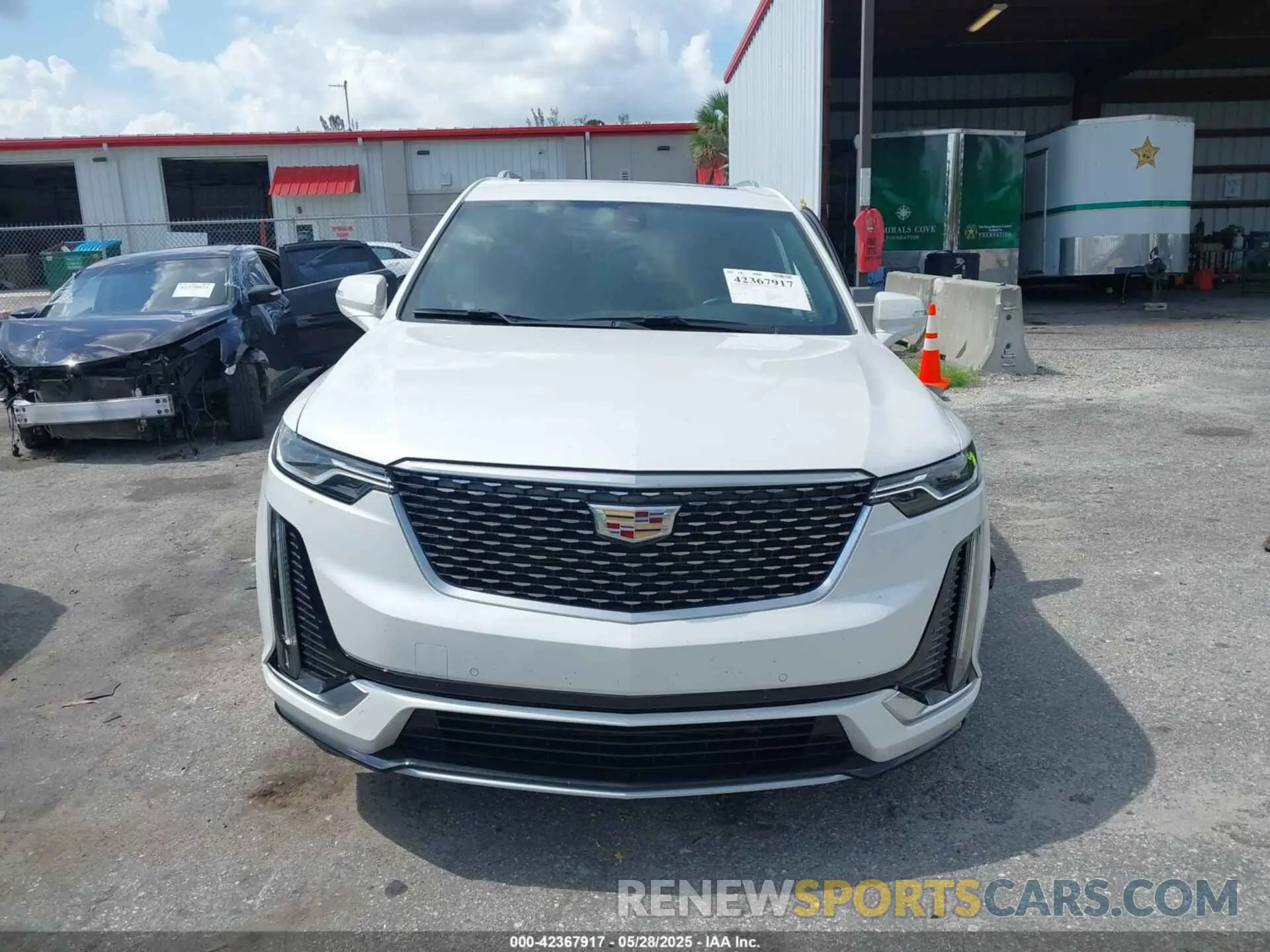 13 Photograph of a damaged car 1GYKPCRS6LZ193579 CADILLAC XT6 2020