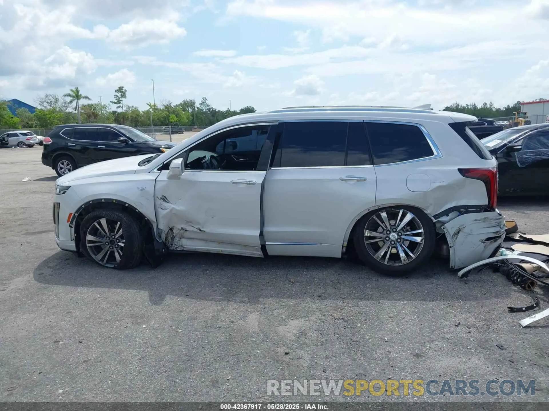 15 Photograph of a damaged car 1GYKPCRS6LZ193579 CADILLAC XT6 2020