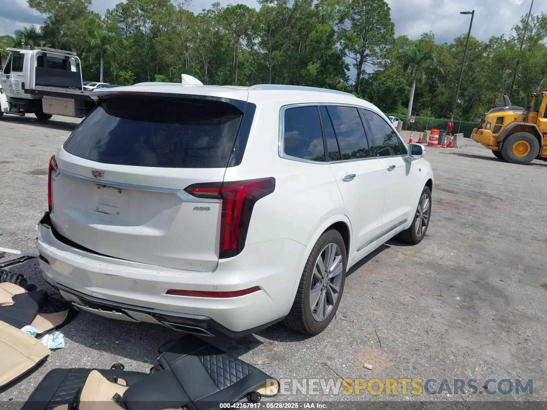 4 Photograph of a damaged car 1GYKPCRS6LZ193579 CADILLAC XT6 2020