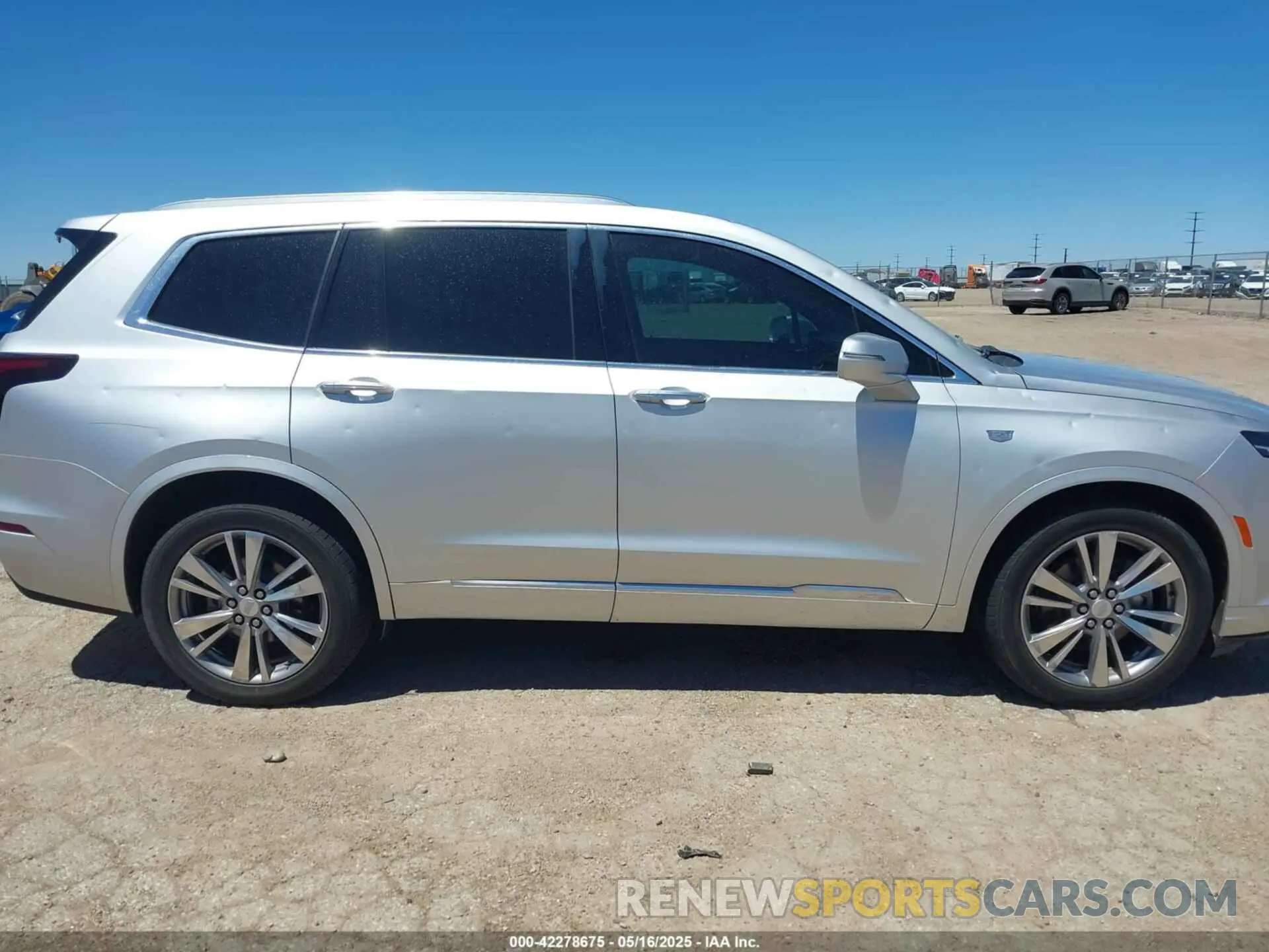 13 Photograph of a damaged car 1GYKPCRS7LZ104392 CADILLAC XT6 2020