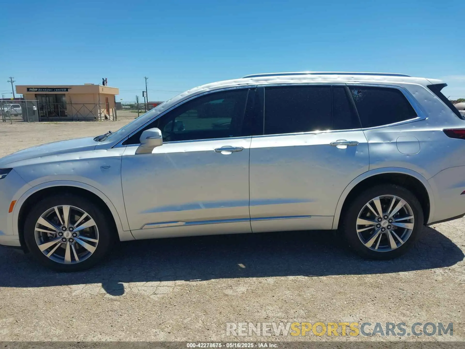 14 Photograph of a damaged car 1GYKPCRS7LZ104392 CADILLAC XT6 2020