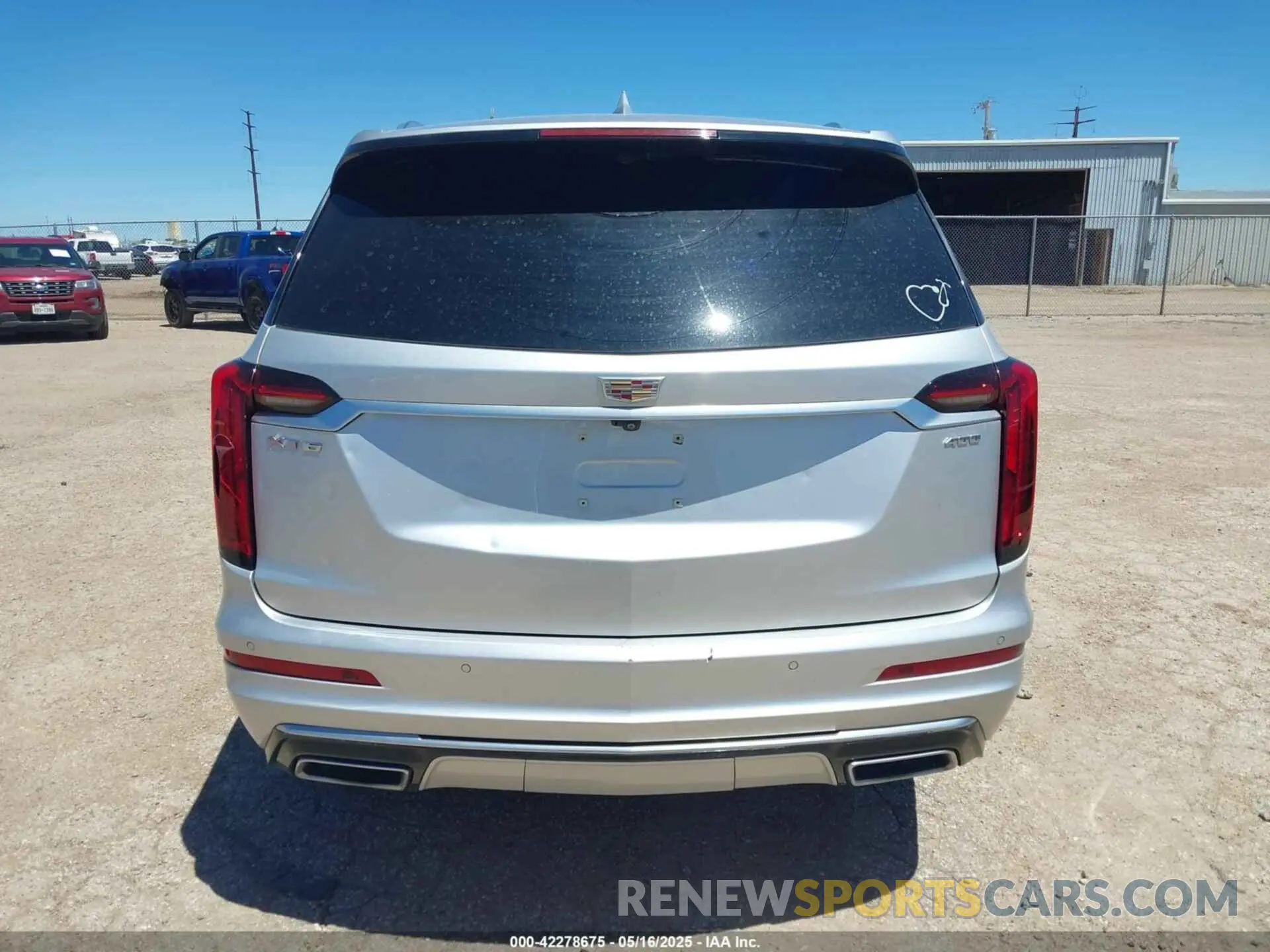 16 Photograph of a damaged car 1GYKPCRS7LZ104392 CADILLAC XT6 2020