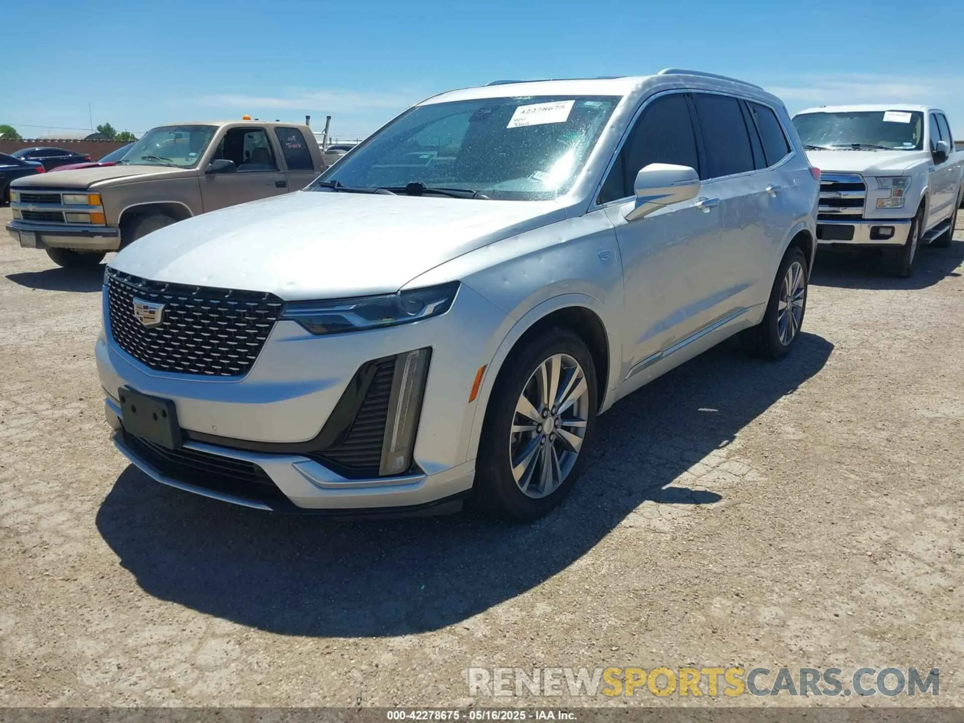 2 Photograph of a damaged car 1GYKPCRS7LZ104392 CADILLAC XT6 2020