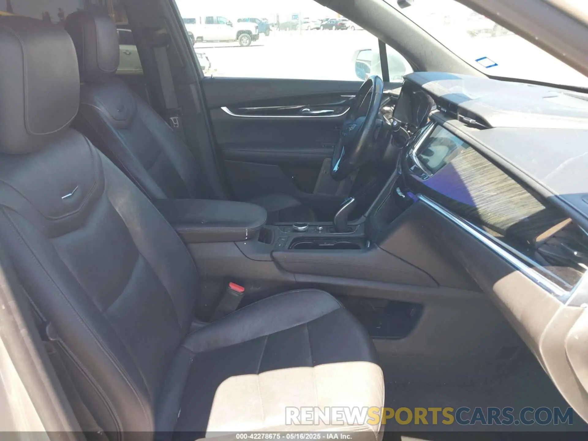 5 Photograph of a damaged car 1GYKPCRS7LZ104392 CADILLAC XT6 2020