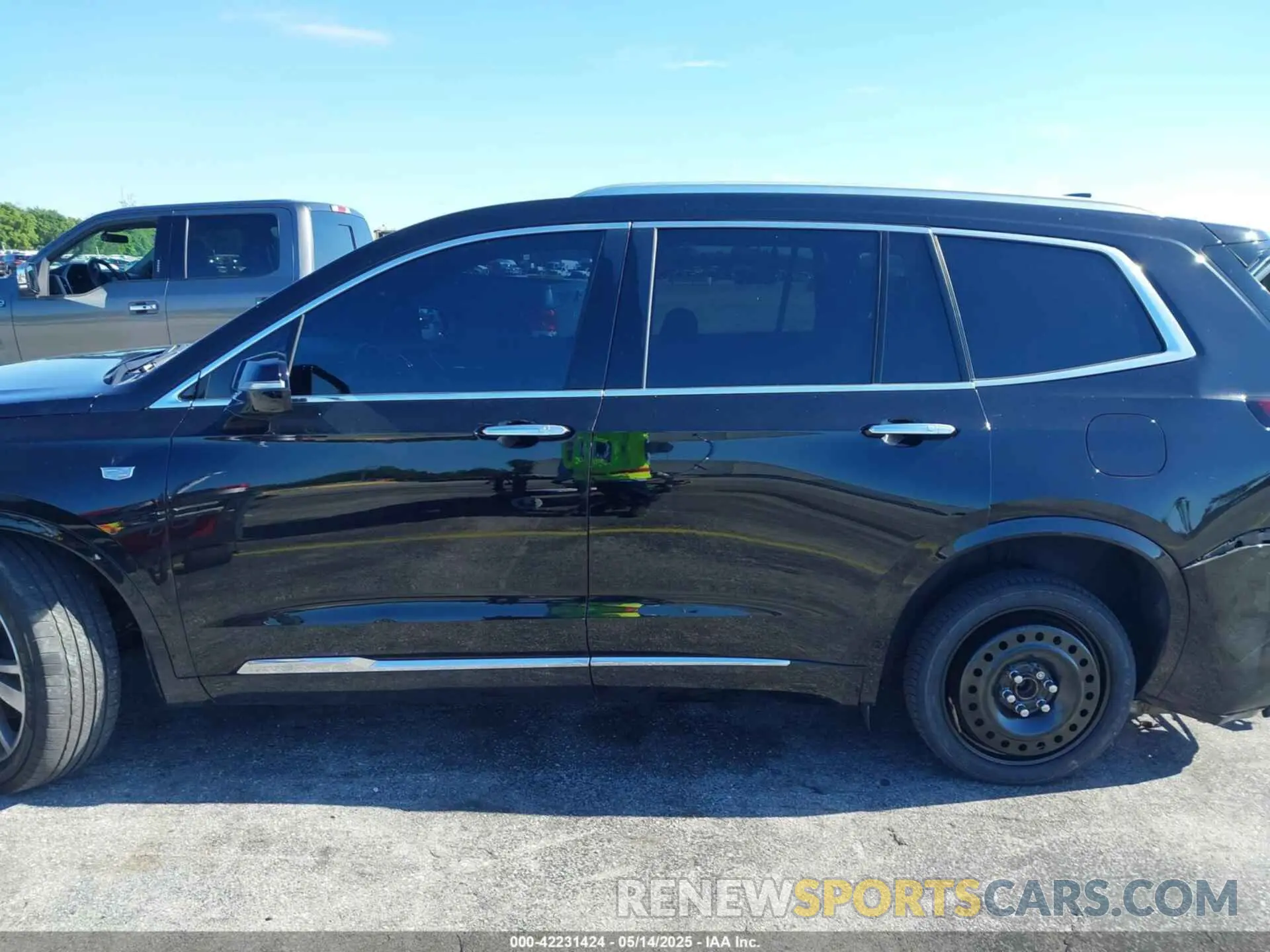 14 Photograph of a damaged car 1GYKPCRS7LZ211197 CADILLAC XT6 2020