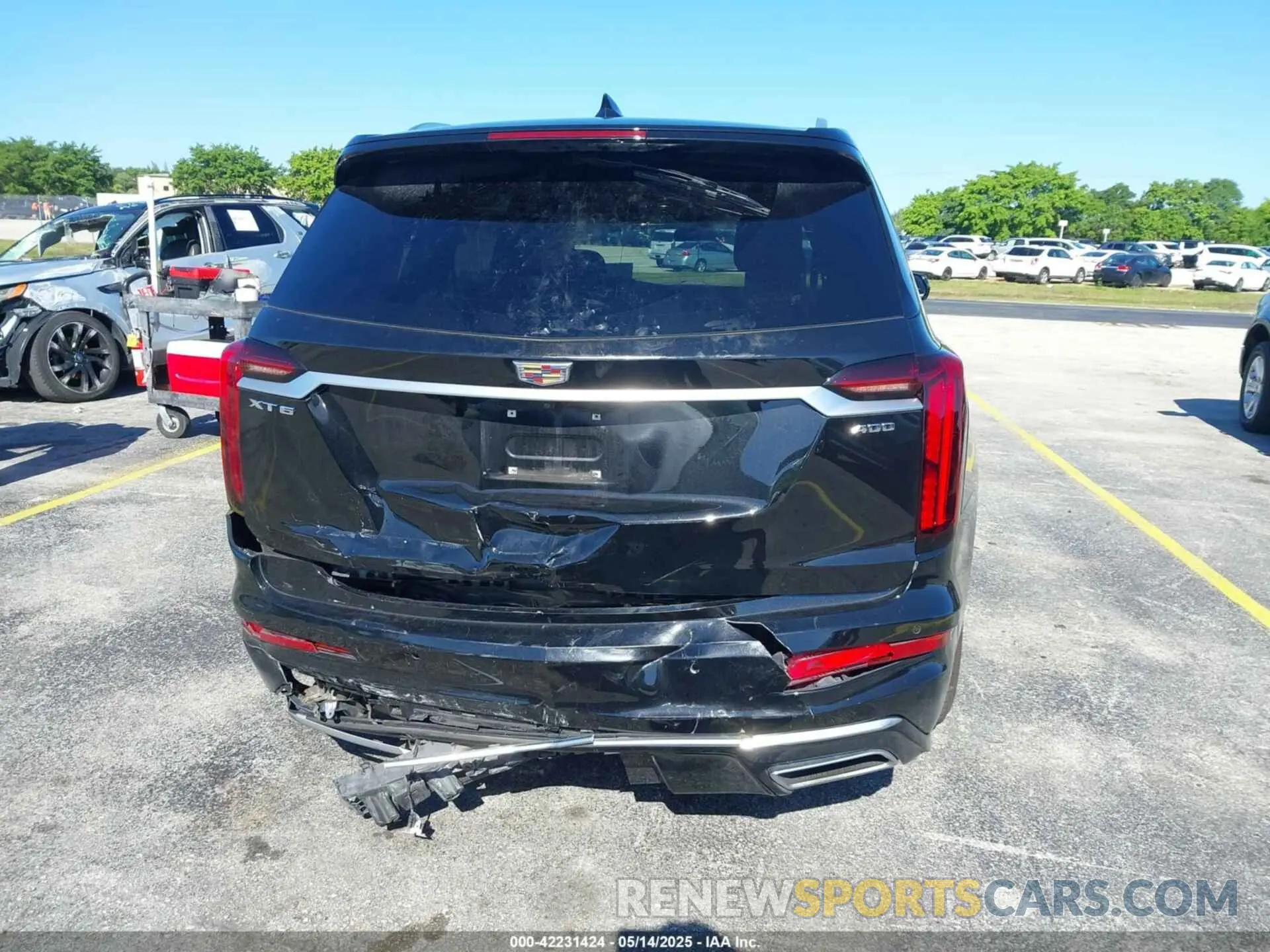 16 Photograph of a damaged car 1GYKPCRS7LZ211197 CADILLAC XT6 2020