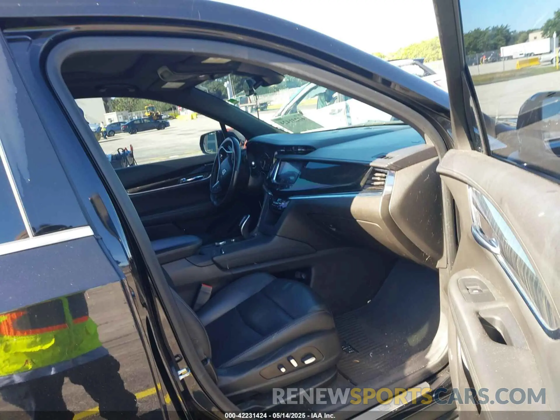 5 Photograph of a damaged car 1GYKPCRS7LZ211197 CADILLAC XT6 2020
