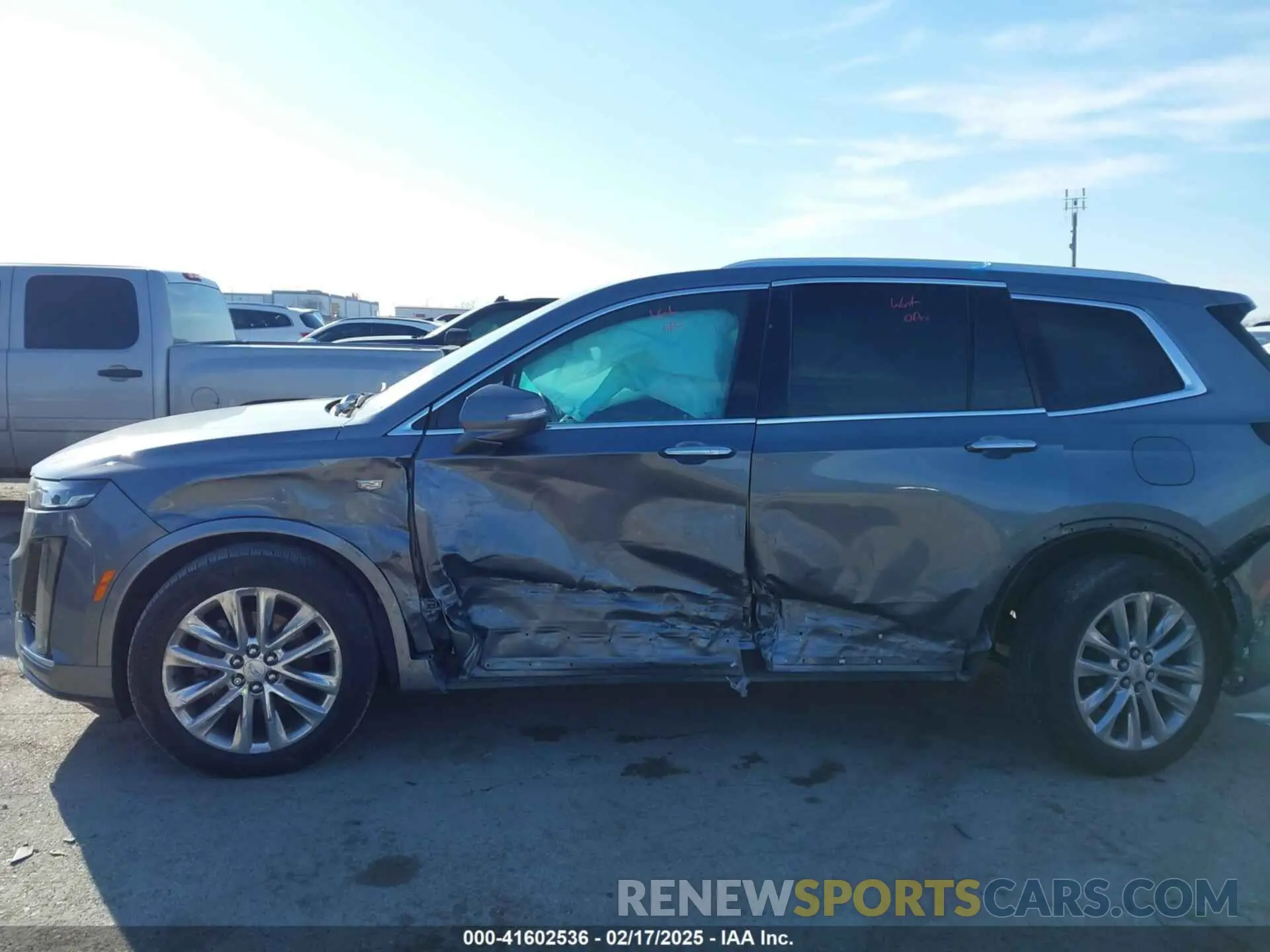 14 Photograph of a damaged car 1GYKPCRS8LZ129799 CADILLAC XT6 2020