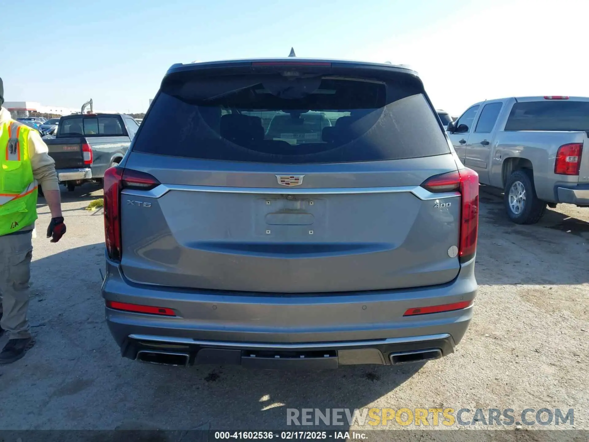 16 Photograph of a damaged car 1GYKPCRS8LZ129799 CADILLAC XT6 2020