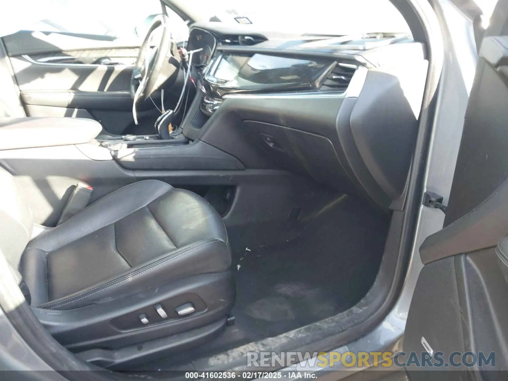 5 Photograph of a damaged car 1GYKPCRS8LZ129799 CADILLAC XT6 2020