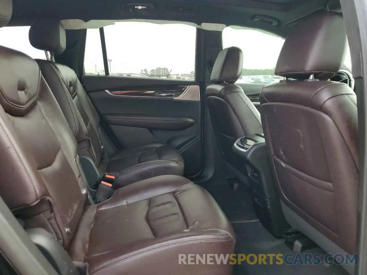 11 Photograph of a damaged car 1GYKPCRSXLZ104502 CADILLAC XT6 2020
