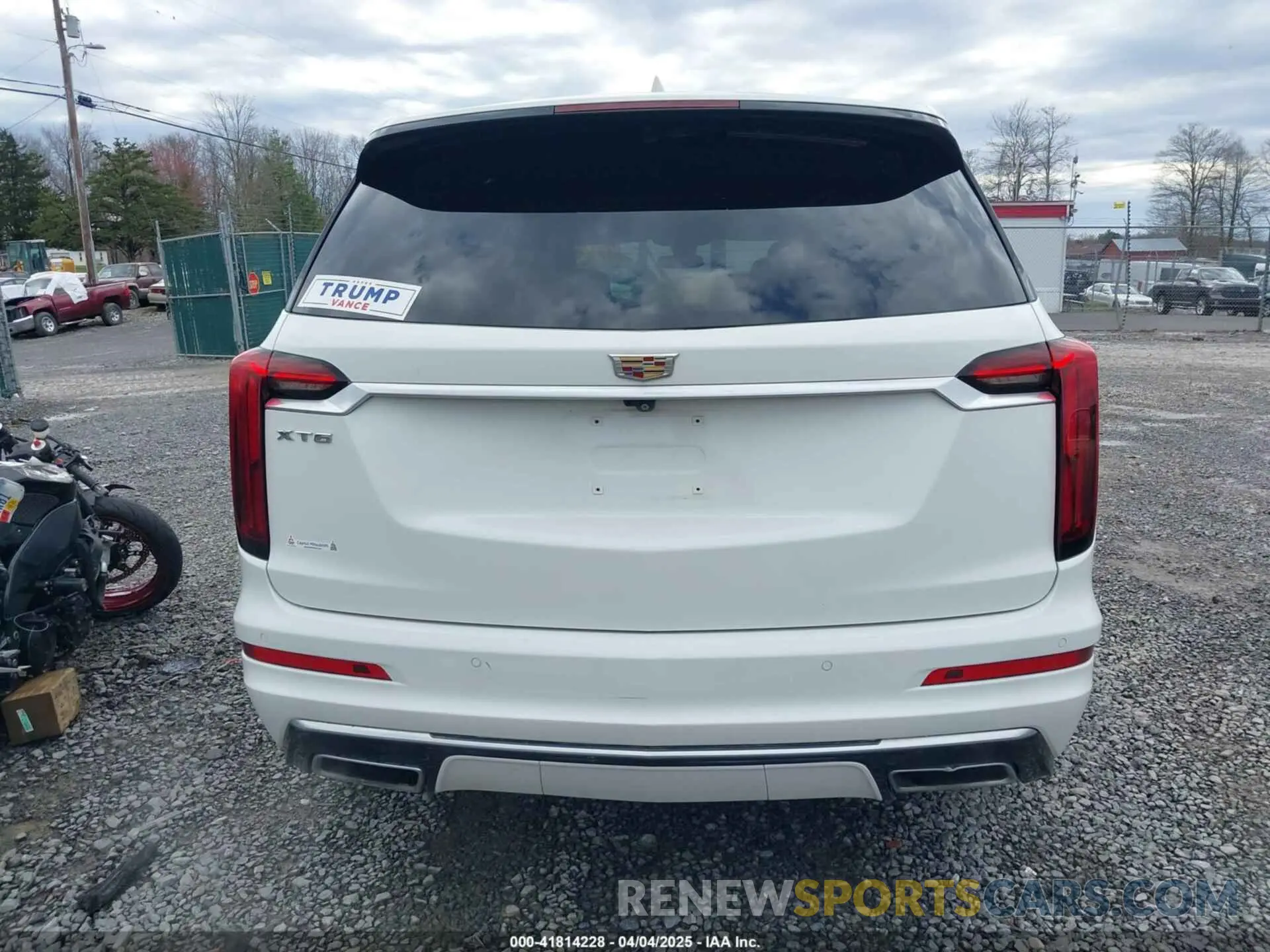 17 Photograph of a damaged car 1GYKPCRSXLZ137290 CADILLAC XT6 2020
