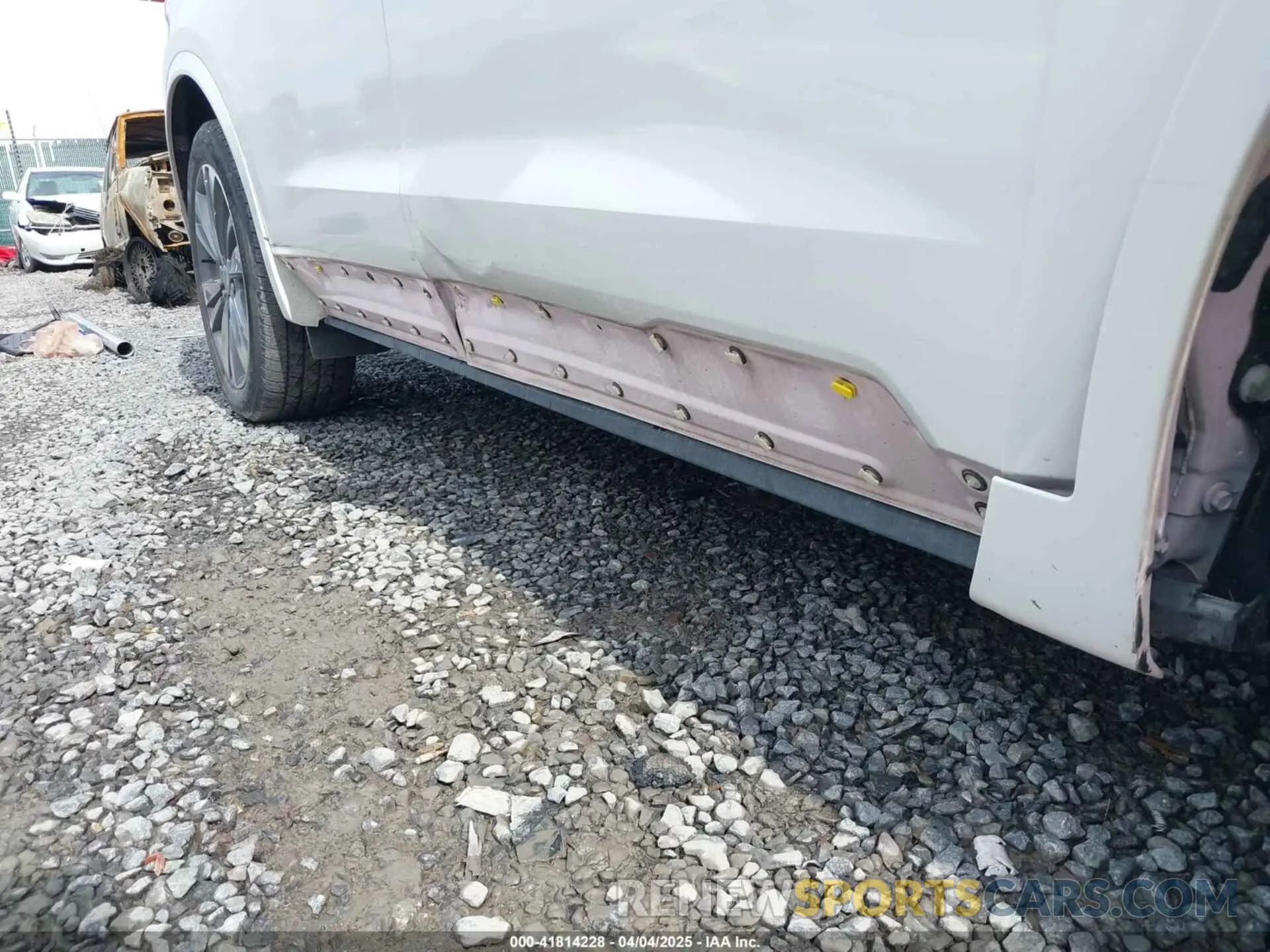 19 Photograph of a damaged car 1GYKPCRSXLZ137290 CADILLAC XT6 2020