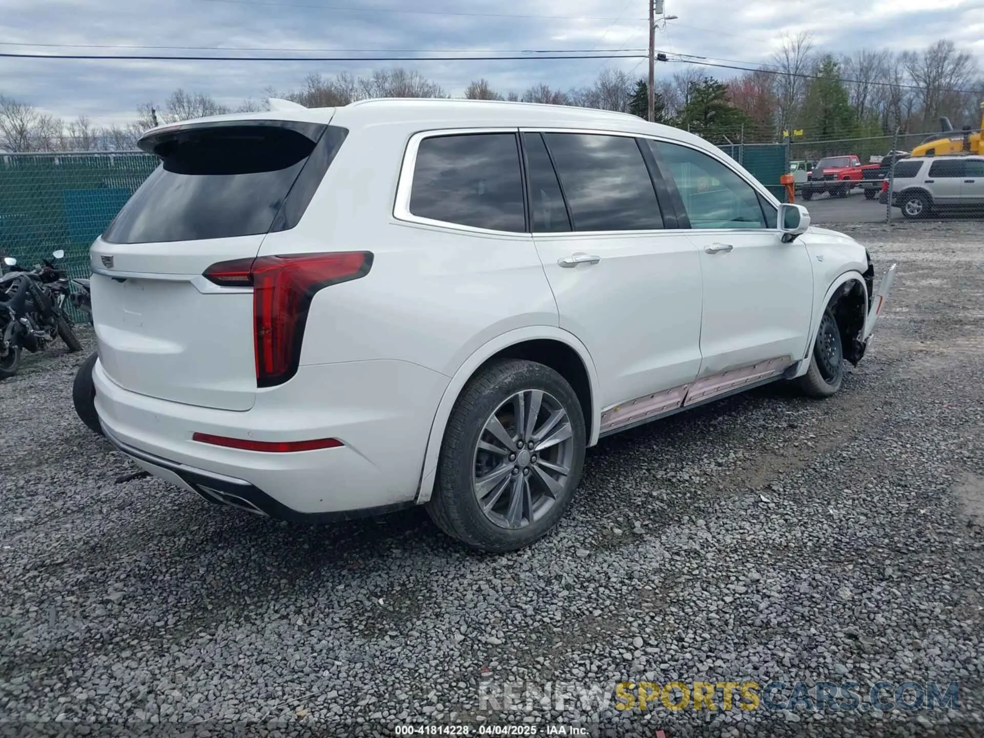 4 Photograph of a damaged car 1GYKPCRSXLZ137290 CADILLAC XT6 2020