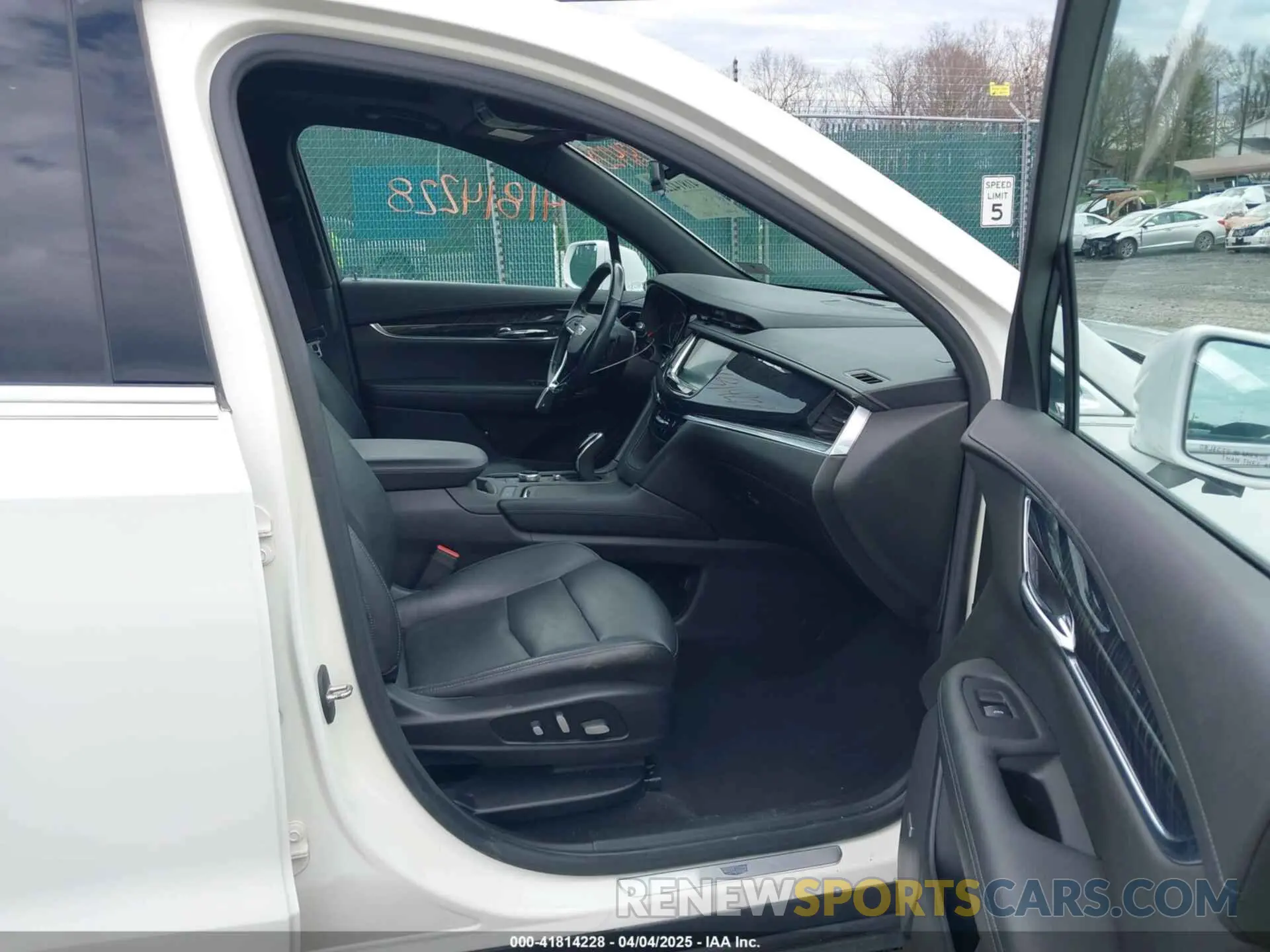 5 Photograph of a damaged car 1GYKPCRSXLZ137290 CADILLAC XT6 2020