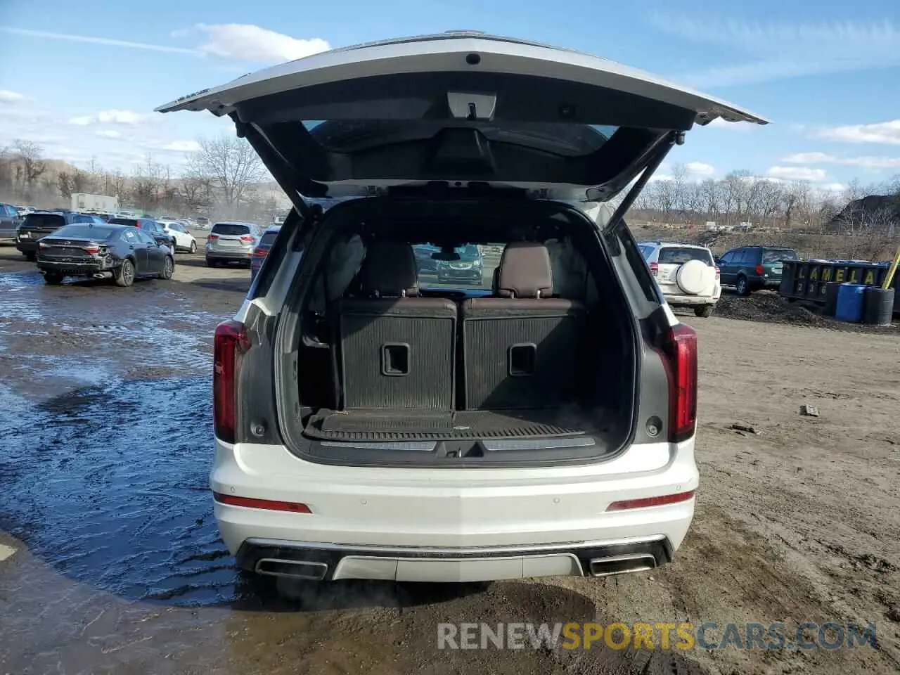 6 Photograph of a damaged car 1GYKPDRS0LZ115837 CADILLAC XT6 2020