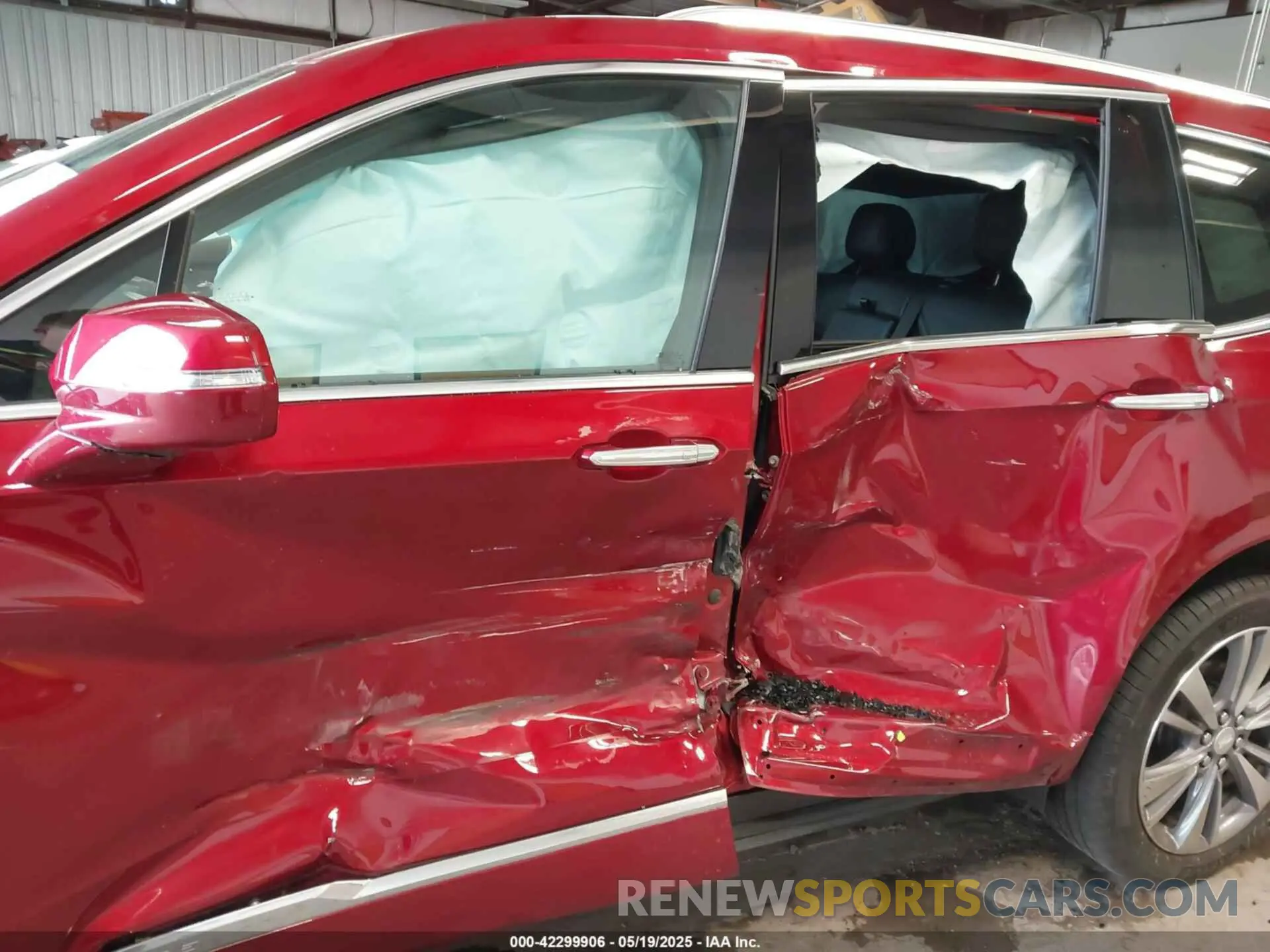 6 Photograph of a damaged car 1GYKPDRS0LZ215534 CADILLAC XT6 2020