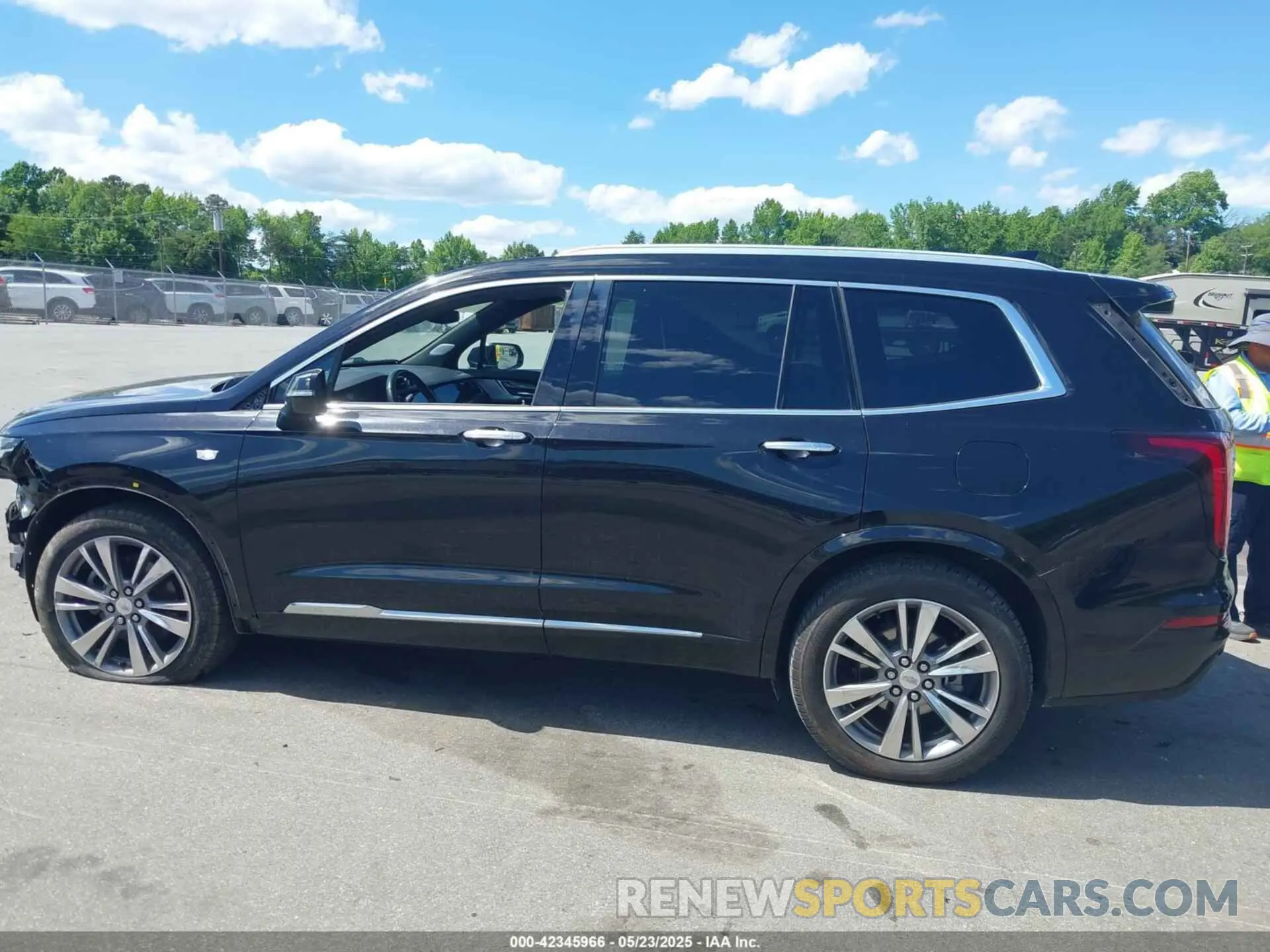 15 Photograph of a damaged car 1GYKPDRS2LZ147317 CADILLAC XT6 2020