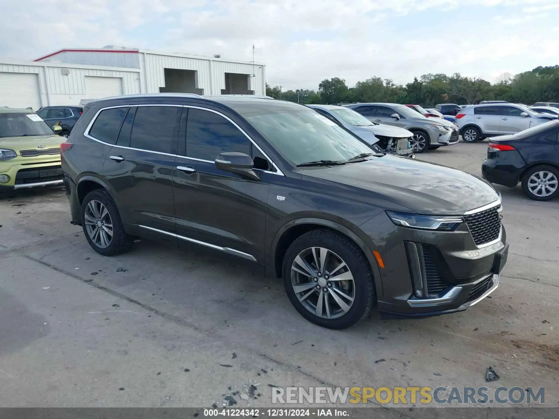 1 Photograph of a damaged car 1GYKPDRS2LZ205541 CADILLAC XT6 2020