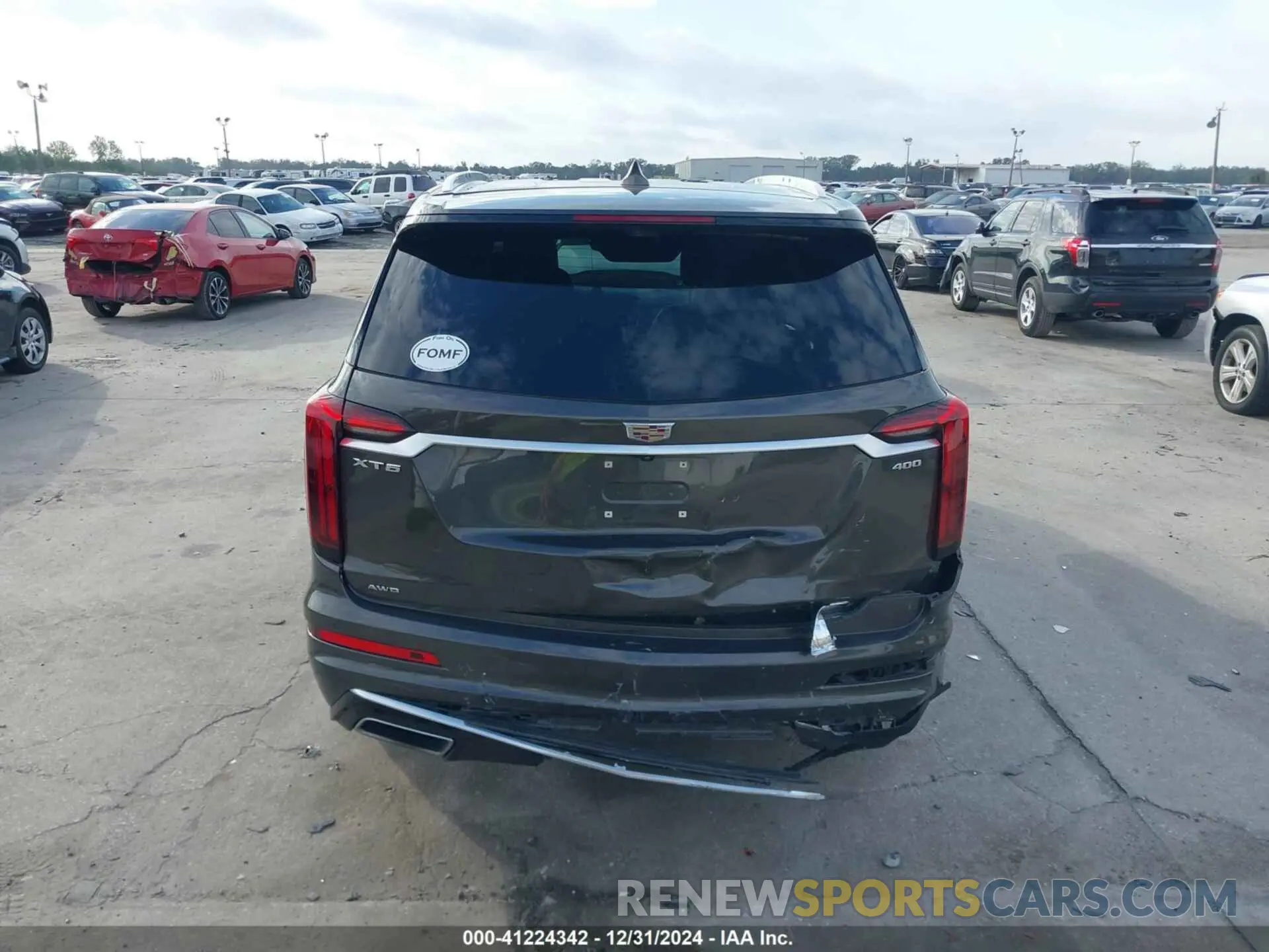 16 Photograph of a damaged car 1GYKPDRS2LZ205541 CADILLAC XT6 2020