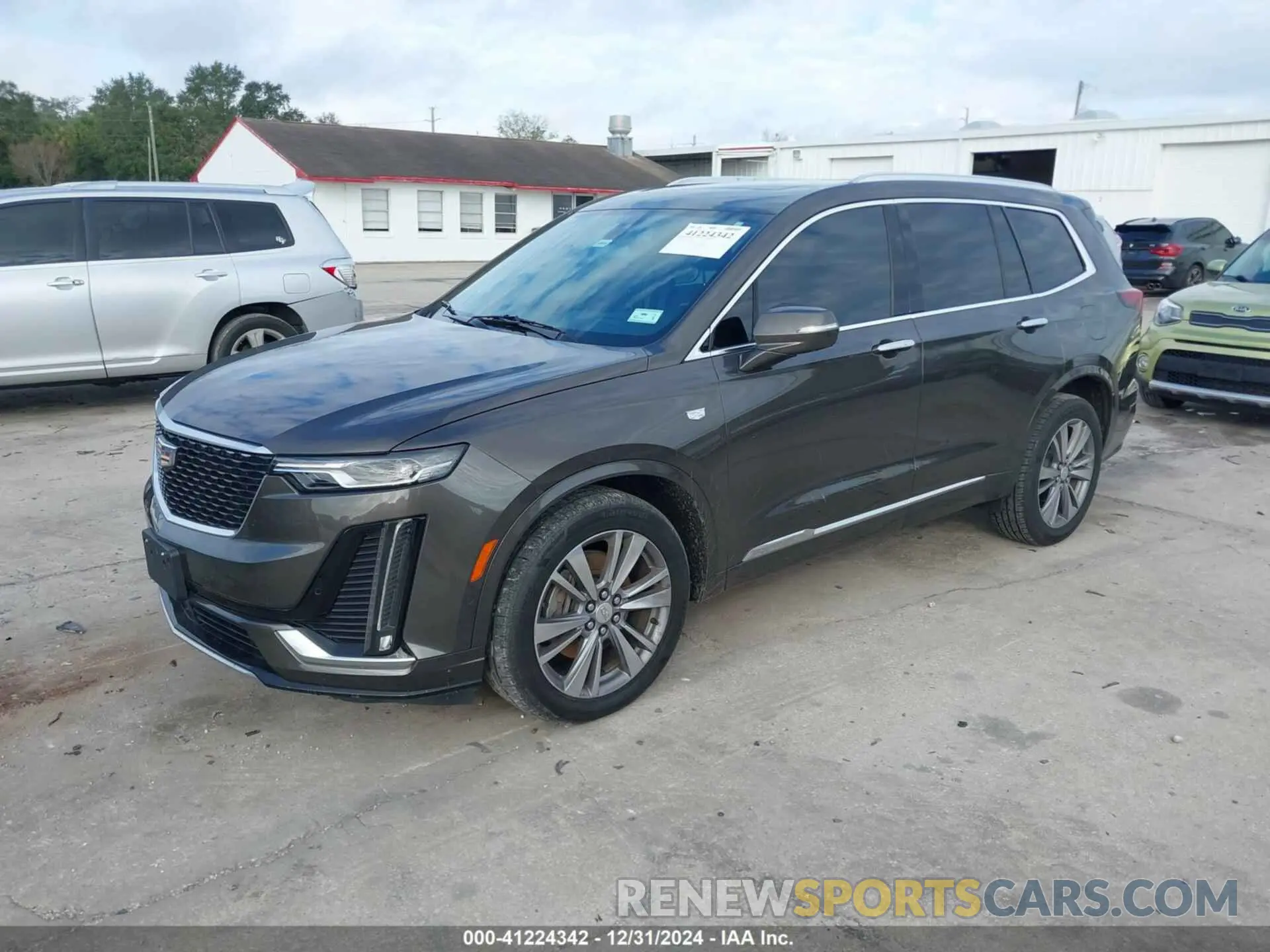 2 Photograph of a damaged car 1GYKPDRS2LZ205541 CADILLAC XT6 2020