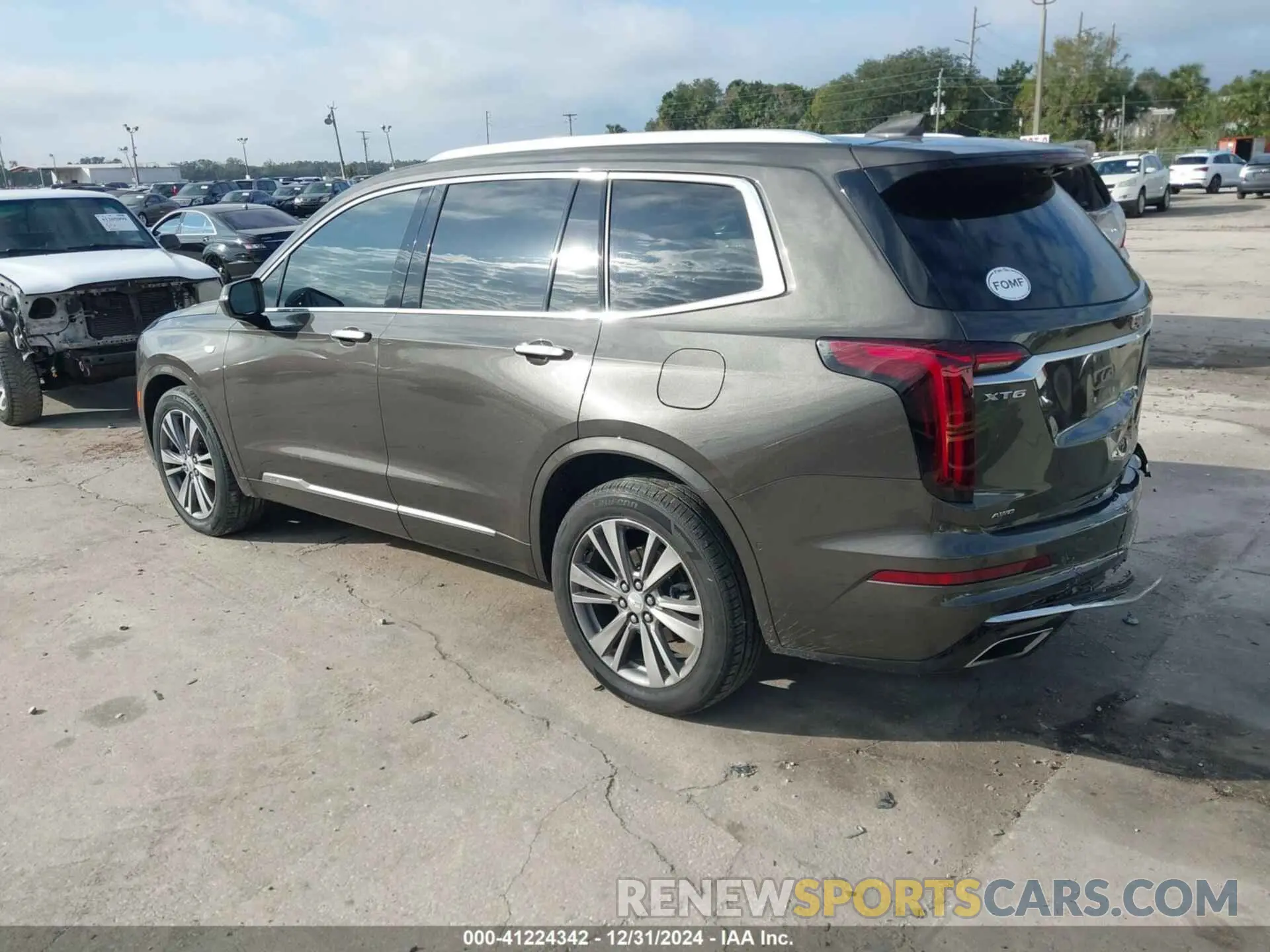 3 Photograph of a damaged car 1GYKPDRS2LZ205541 CADILLAC XT6 2020