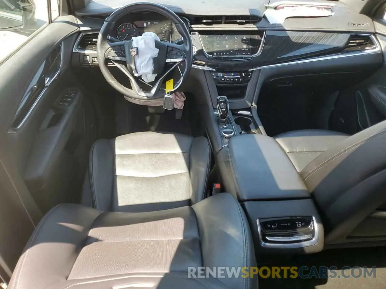 8 Photograph of a damaged car 1GYKPDRS4LZ232529 CADILLAC XT6 2020