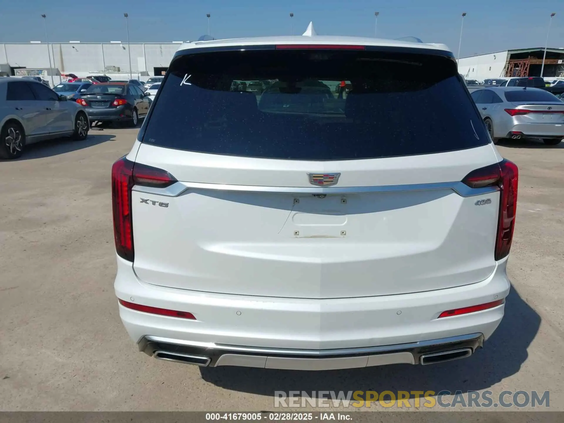 17 Photograph of a damaged car 1GYKPERS1LZ103976 CADILLAC XT6 2020