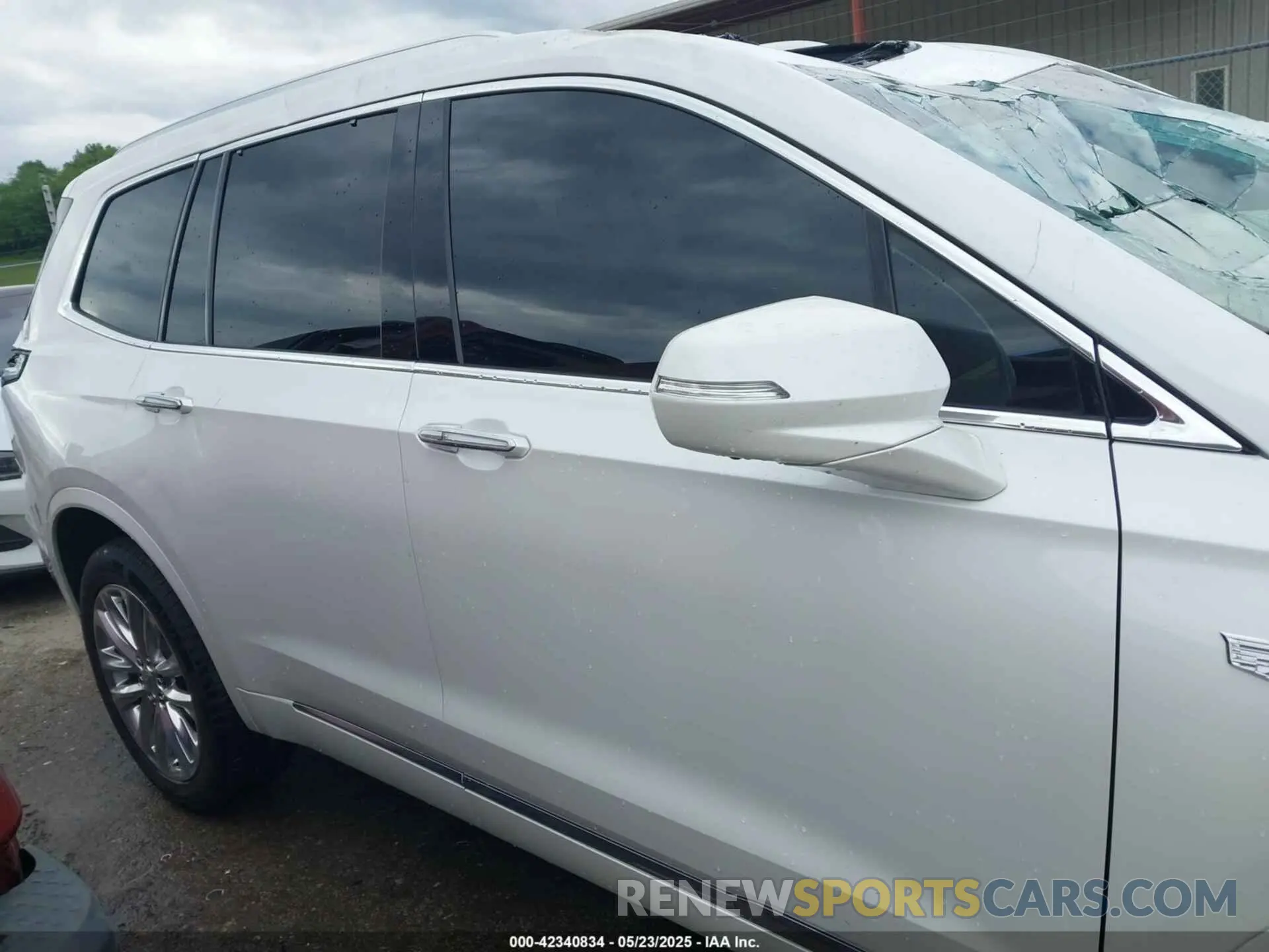 13 Photograph of a damaged car 1GYKPFRS0LZ212659 CADILLAC XT6 2020