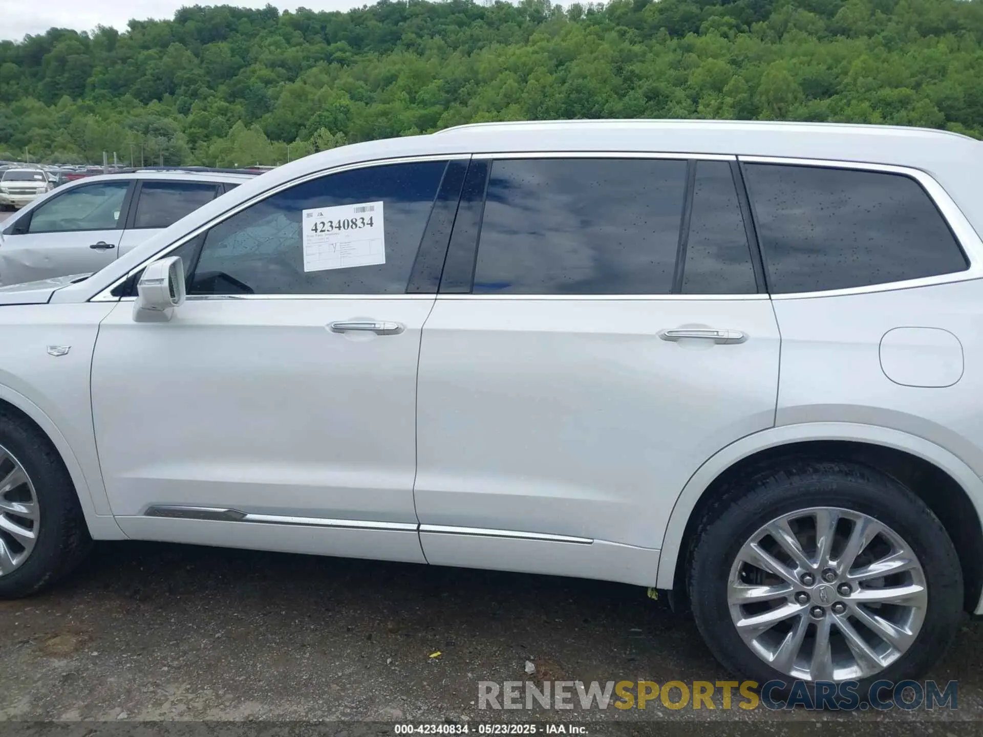 14 Photograph of a damaged car 1GYKPFRS0LZ212659 CADILLAC XT6 2020
