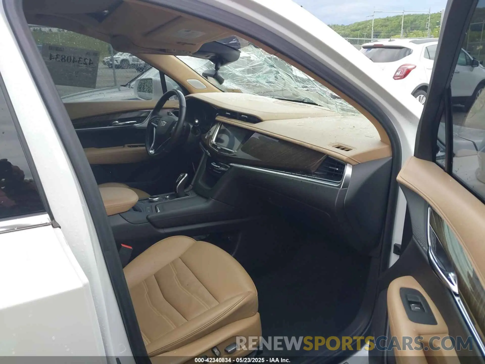 5 Photograph of a damaged car 1GYKPFRS0LZ212659 CADILLAC XT6 2020