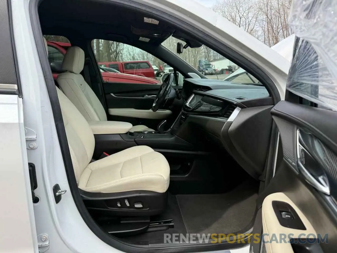 5 Photograph of a damaged car 1GYKPGRS1LZ100975 CADILLAC XT6 2020