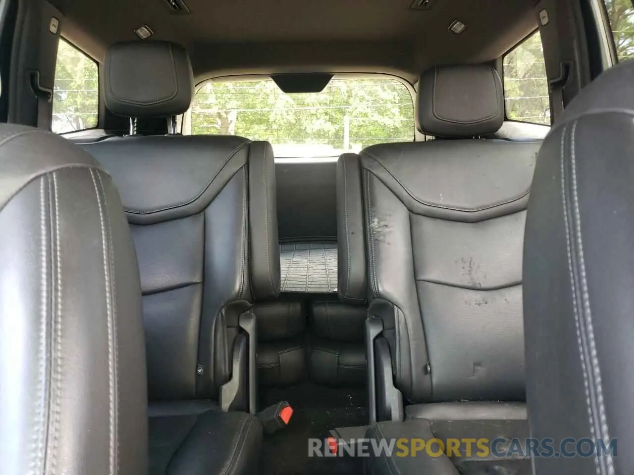 10 Photograph of a damaged car 1GYKPGRS1LZ121874 CADILLAC XT6 2020