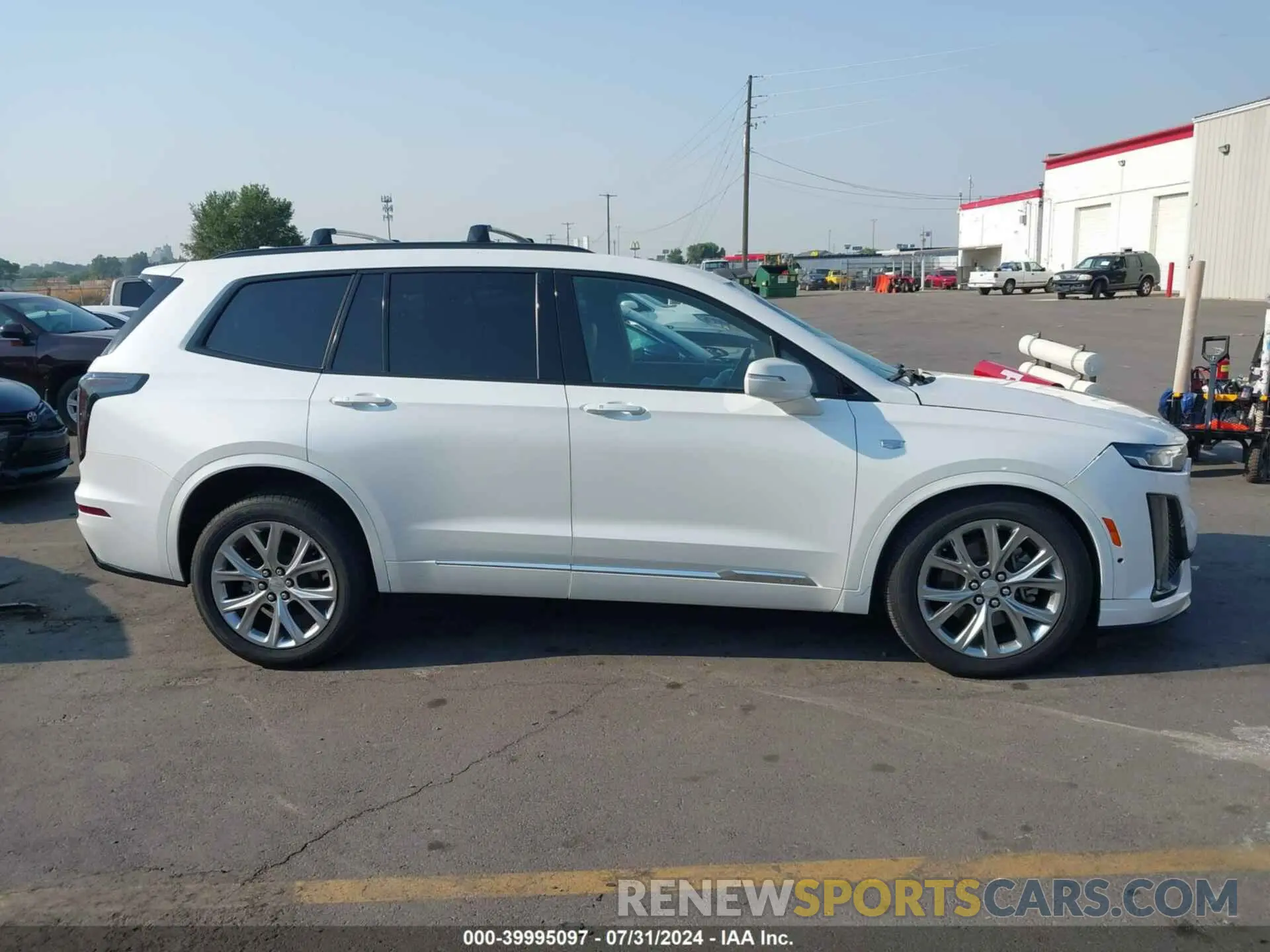 13 Photograph of a damaged car 1GYKPGRS5LZ115883 CADILLAC XT6 2020