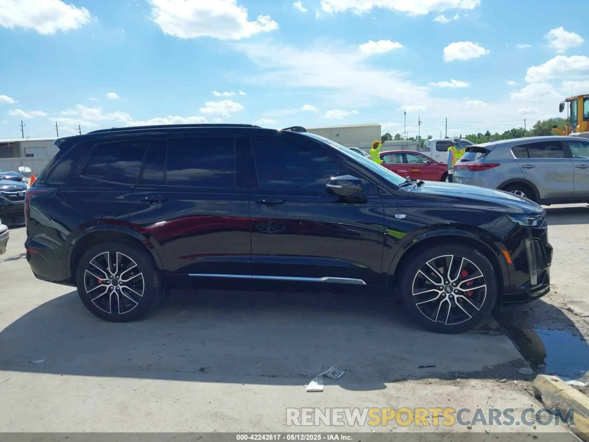 13 Photograph of a damaged car 1GYKPGRS7LZ173655 CADILLAC XT6 2020