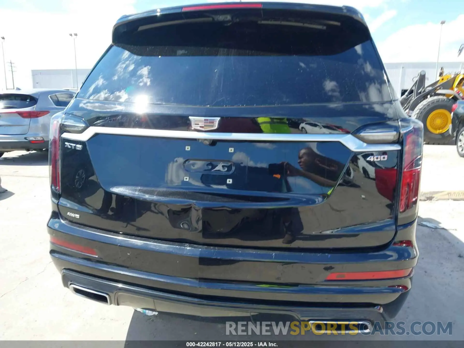 16 Photograph of a damaged car 1GYKPGRS7LZ173655 CADILLAC XT6 2020