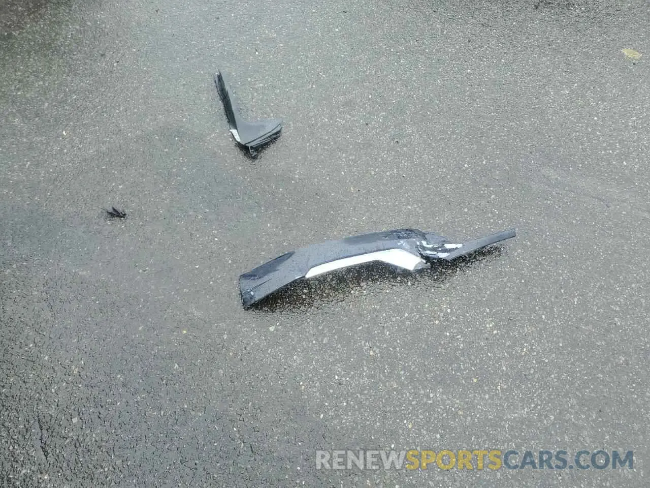 13 Photograph of a damaged car 1GYKPBR4XMZ215970 CADILLAC XT6 2021