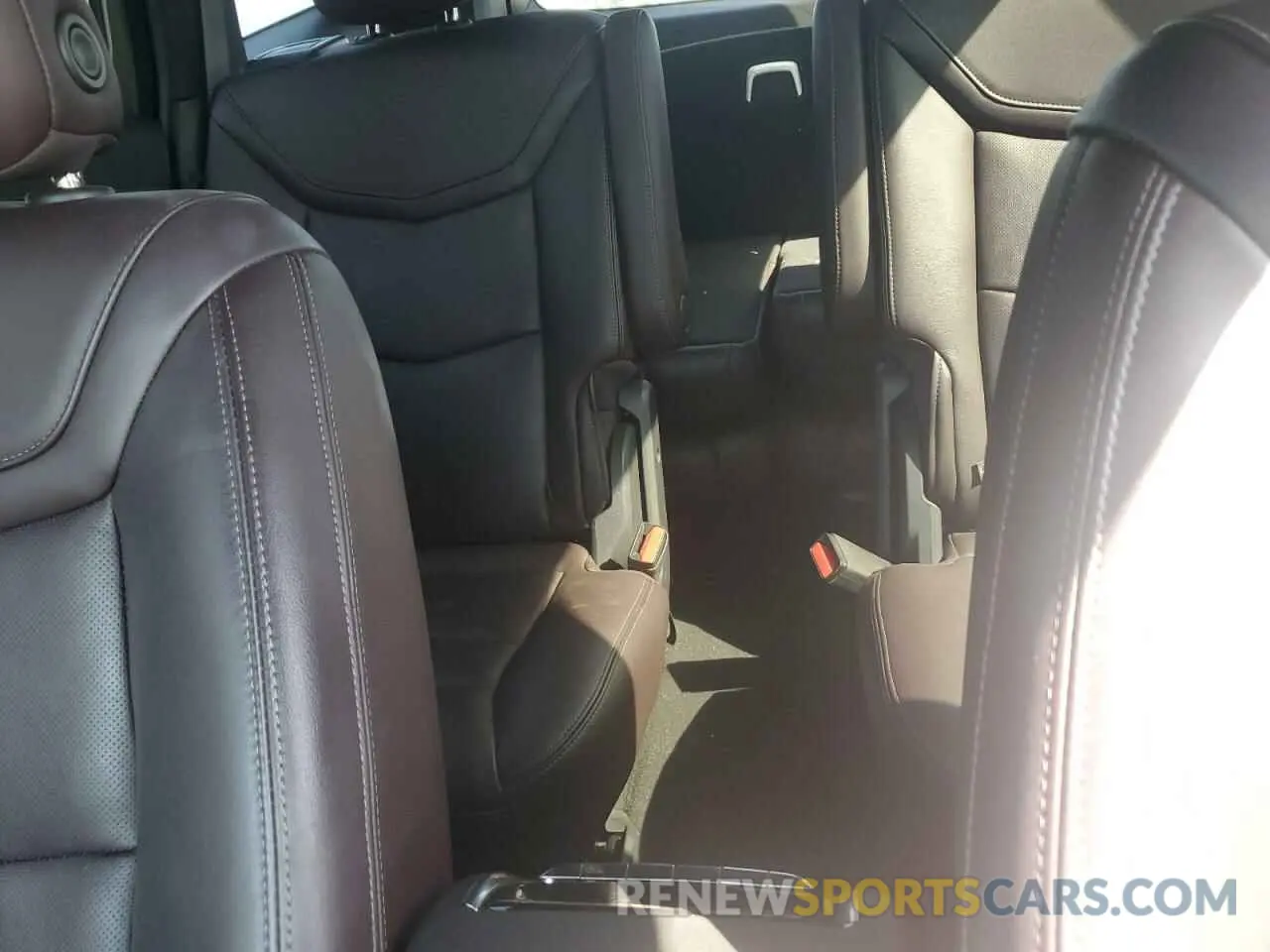 10 Photograph of a damaged car 1GYKPCRS4MZ199110 CADILLAC XT6 2021