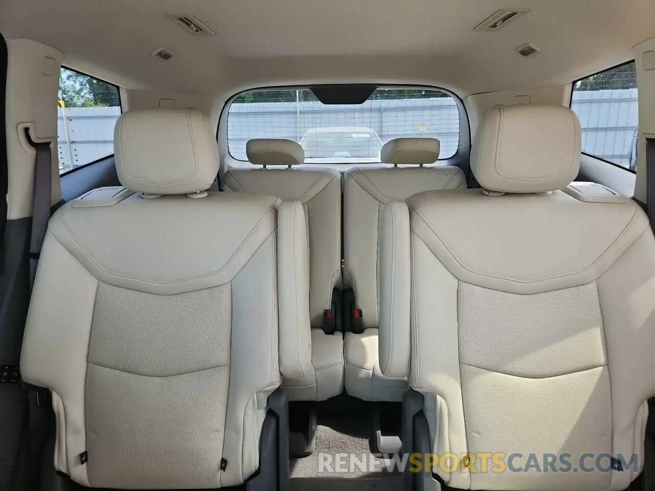 10 Photograph of a damaged car 1GYKPCRS8MZ113488 CADILLAC XT6 2021