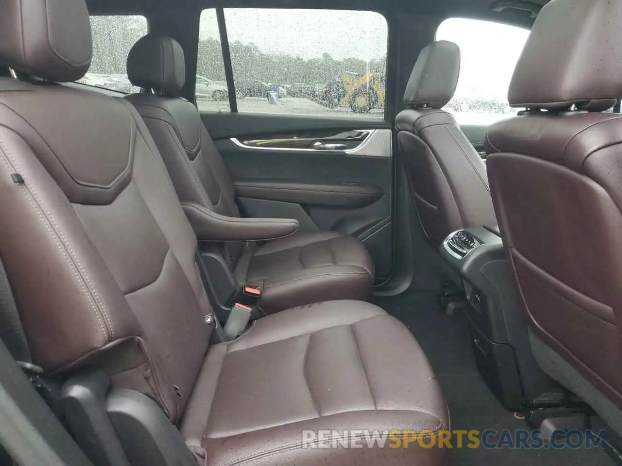 11 Photograph of a damaged car 1GYKPDRS3MZ117552 CADILLAC XT6 2021
