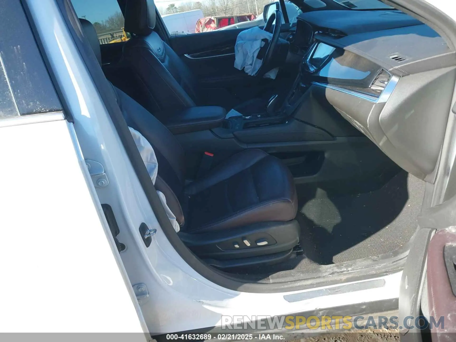 5 Photograph of a damaged car 1GYKPDRS9MZ236075 CADILLAC XT6 2021