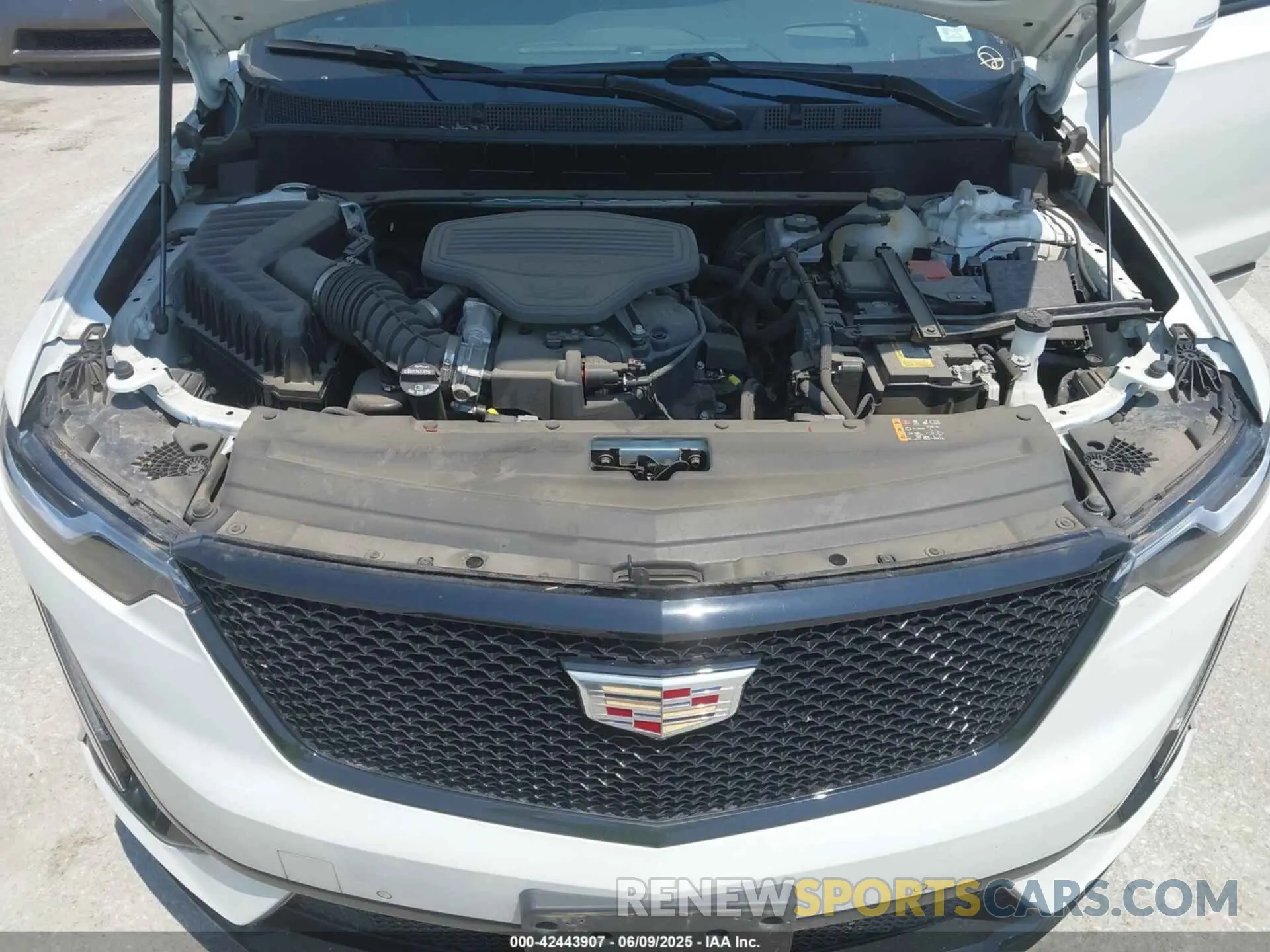 10 Photograph of a damaged car 1GYKPGRS4MZ222263 CADILLAC XT6 2021