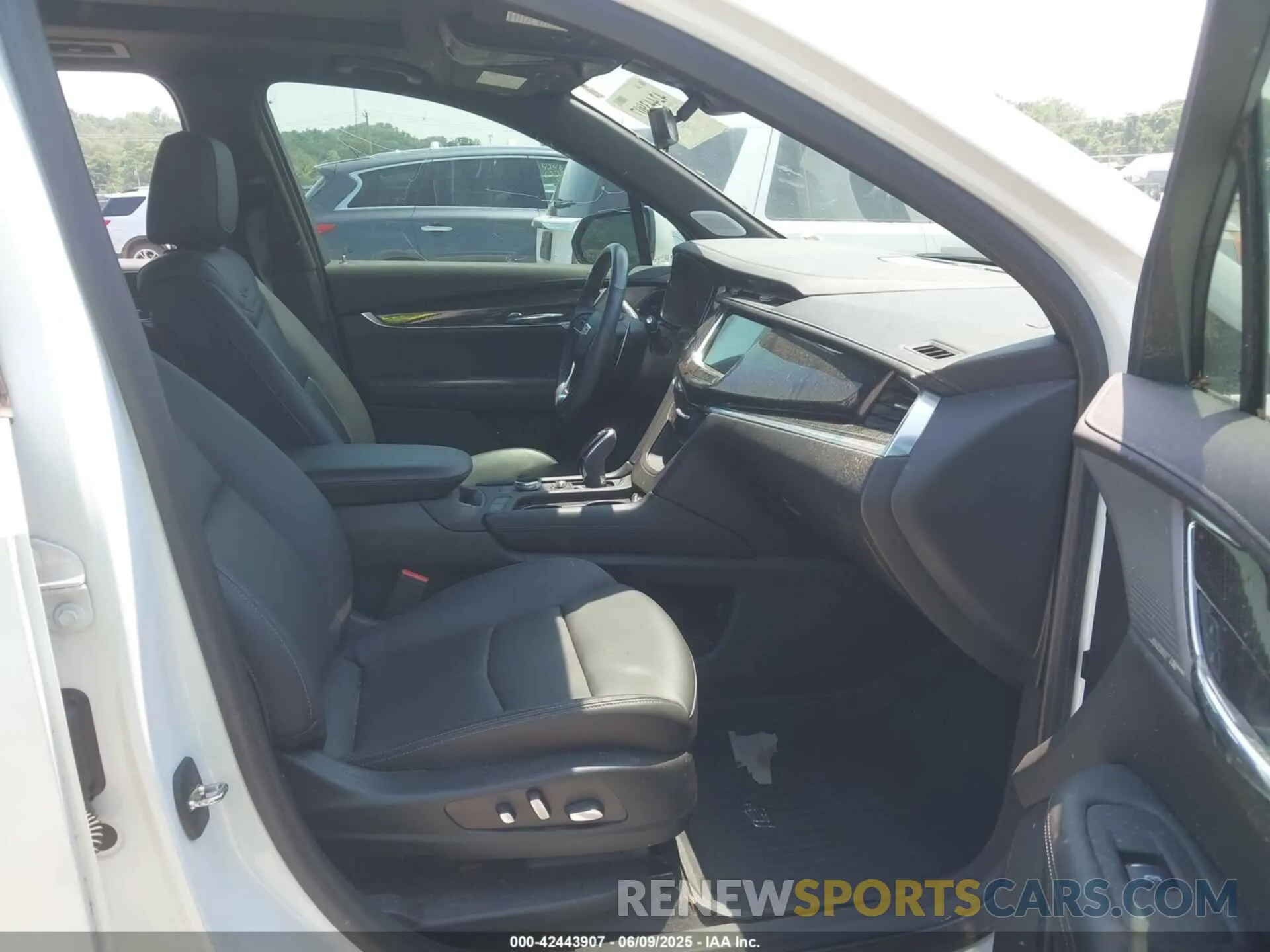 5 Photograph of a damaged car 1GYKPGRS4MZ222263 CADILLAC XT6 2021