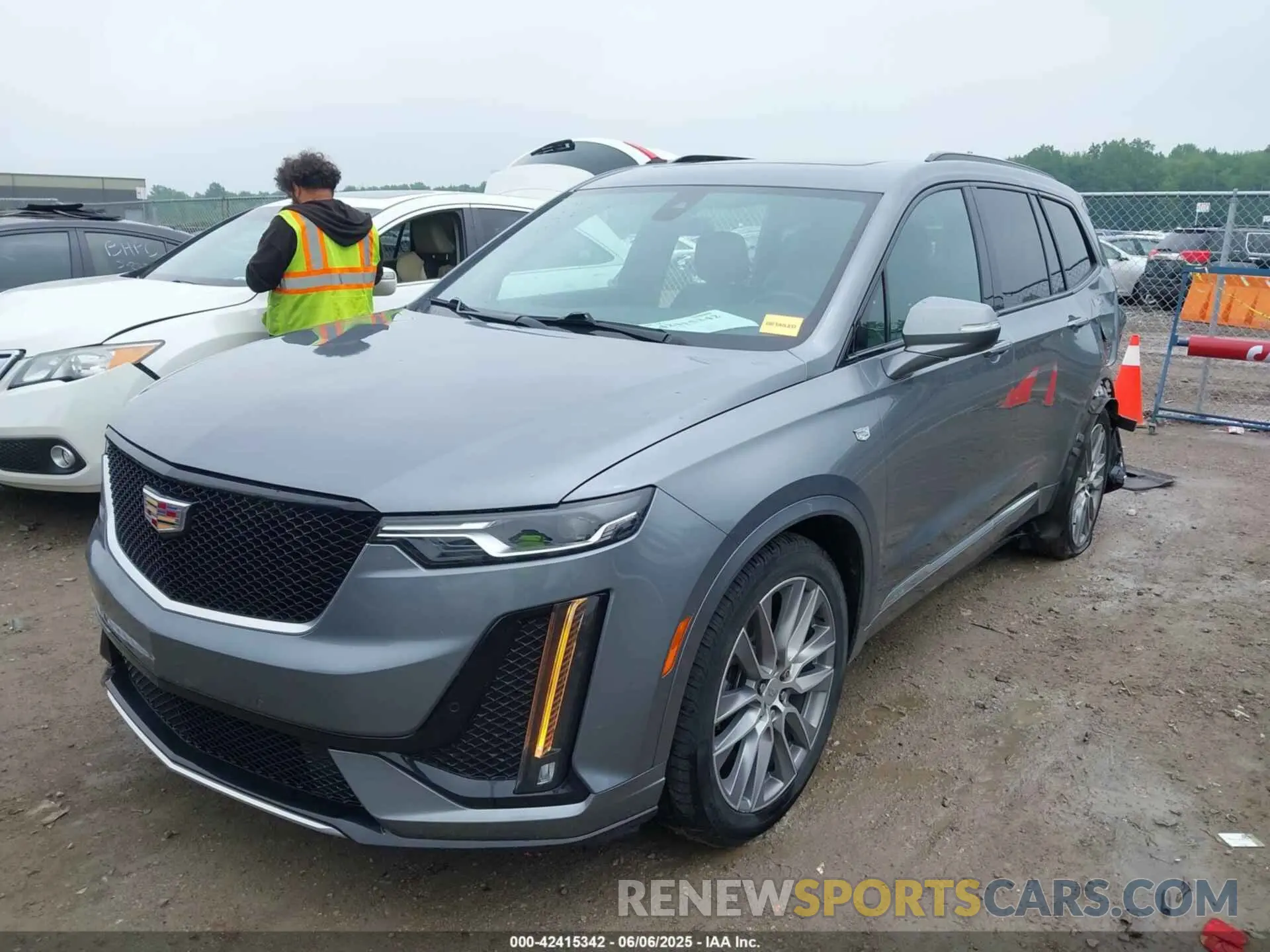 2 Photograph of a damaged car 1GYKPGRS6MZ128112 CADILLAC XT6 2021